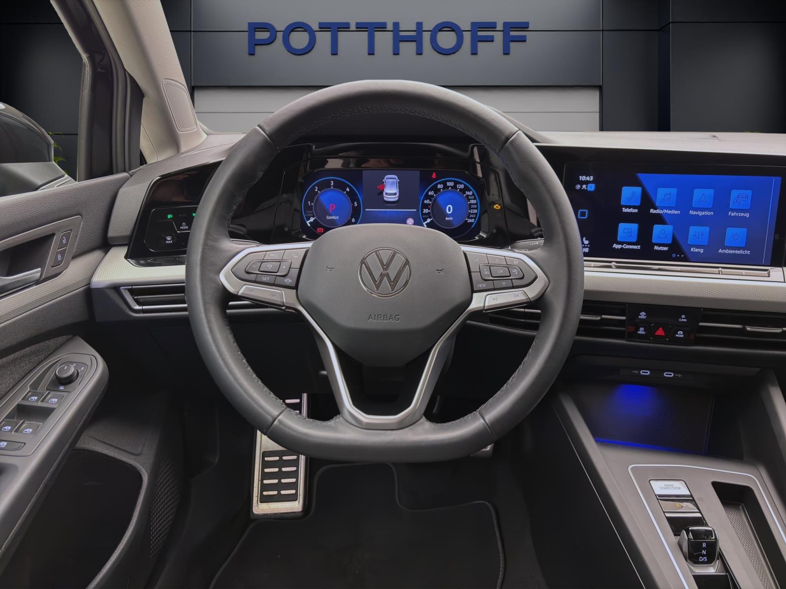 Volkswagen Golf 8 2.0 TDI DSG Move AHK ACC PDC Kamera LED Navi AppConnect