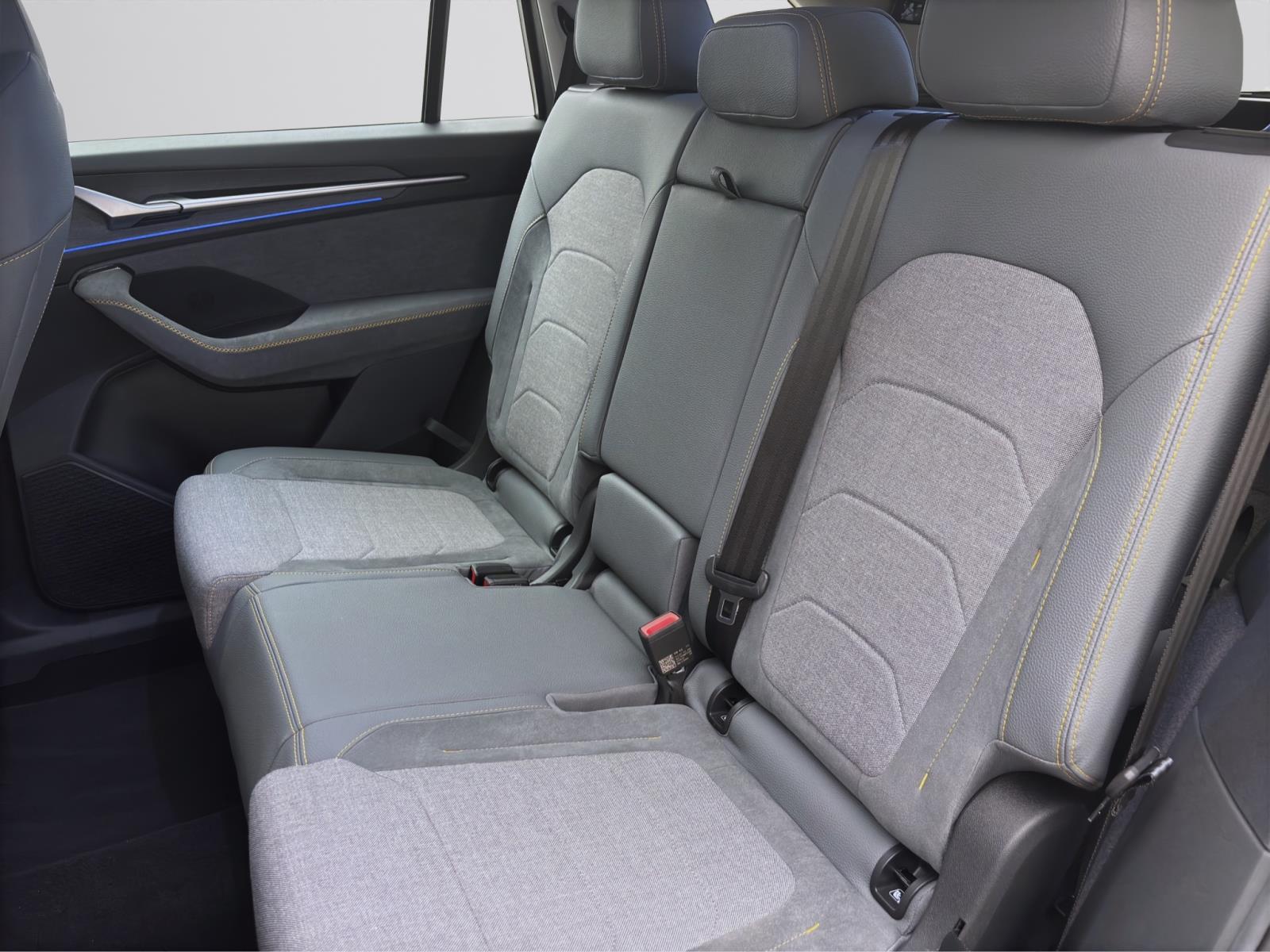 Skoda Kodiaq 2.0 TDI DSG SELECTION 7-SITZER NAVI HUD SITZHZG