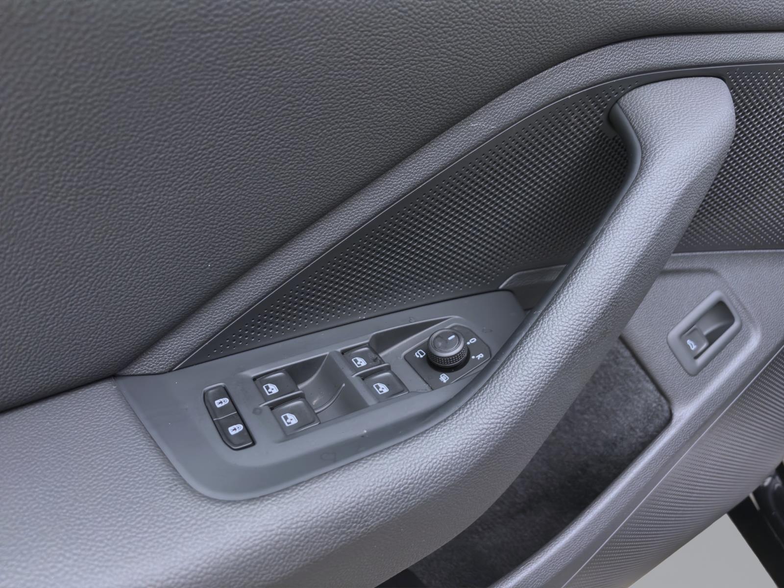 Bild 9: Skoda Superb Combi 2.0 TDI DSG L&K PANO STDHZG MATRIX PDC