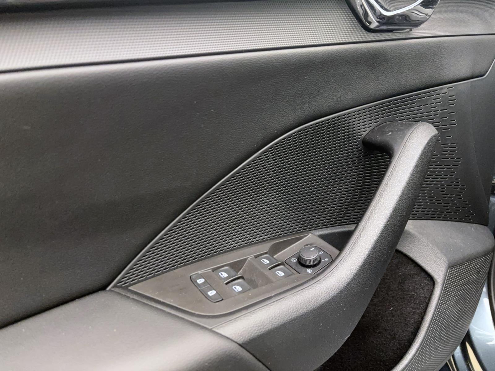 Skoda Octavia Combi 2.0 TDI DSG Ambition ACC PDC LED Navi SmartLink Sitzhzg