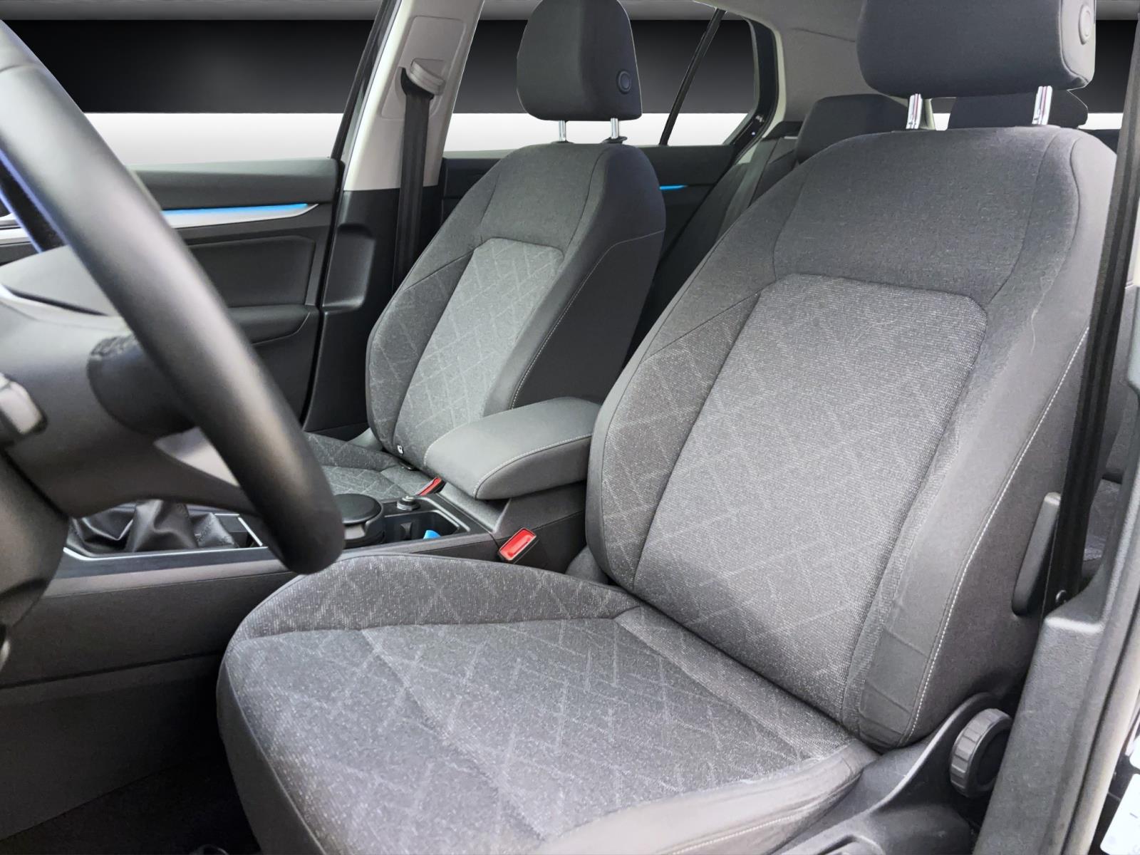 Volkswagen Golf 8 1.5 TSI Life ACC ParkAssist LED Navi AppConnect