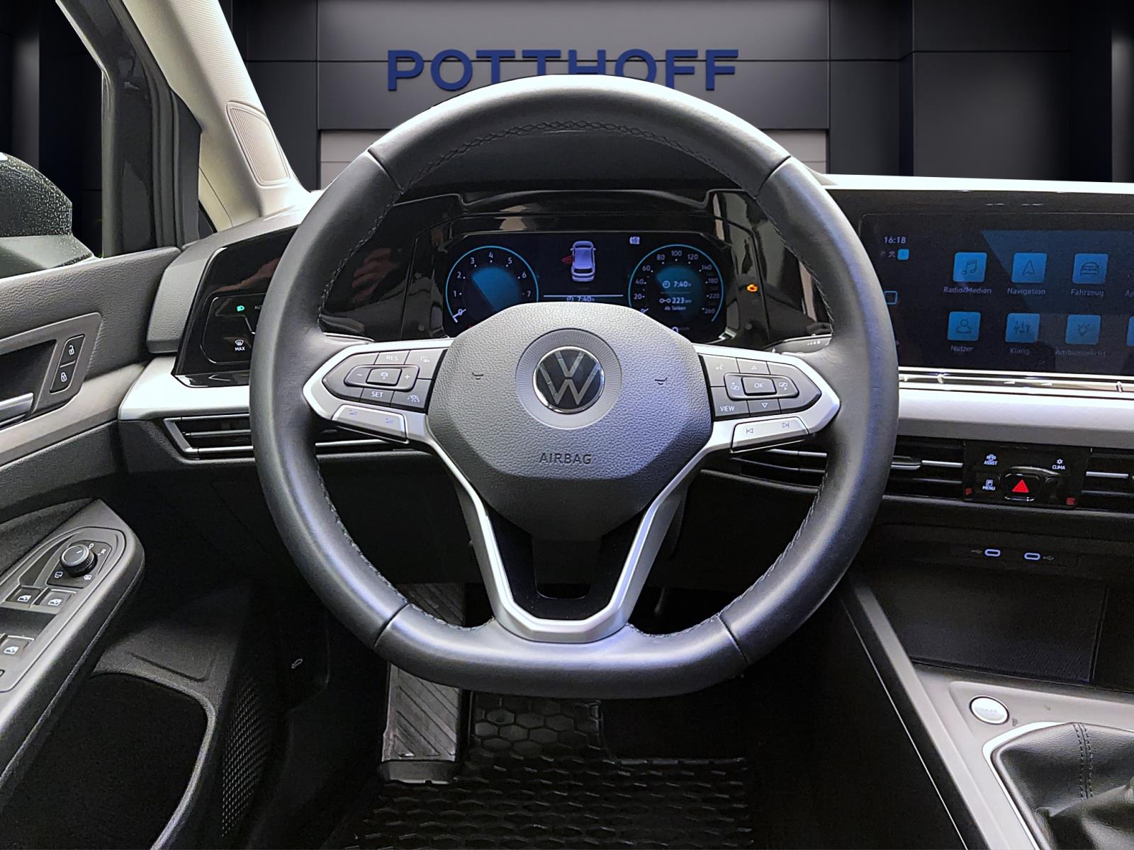 Volkswagen Golf 8 1.5 TSI Life ACC ParkAssist LED Navi AppConnect