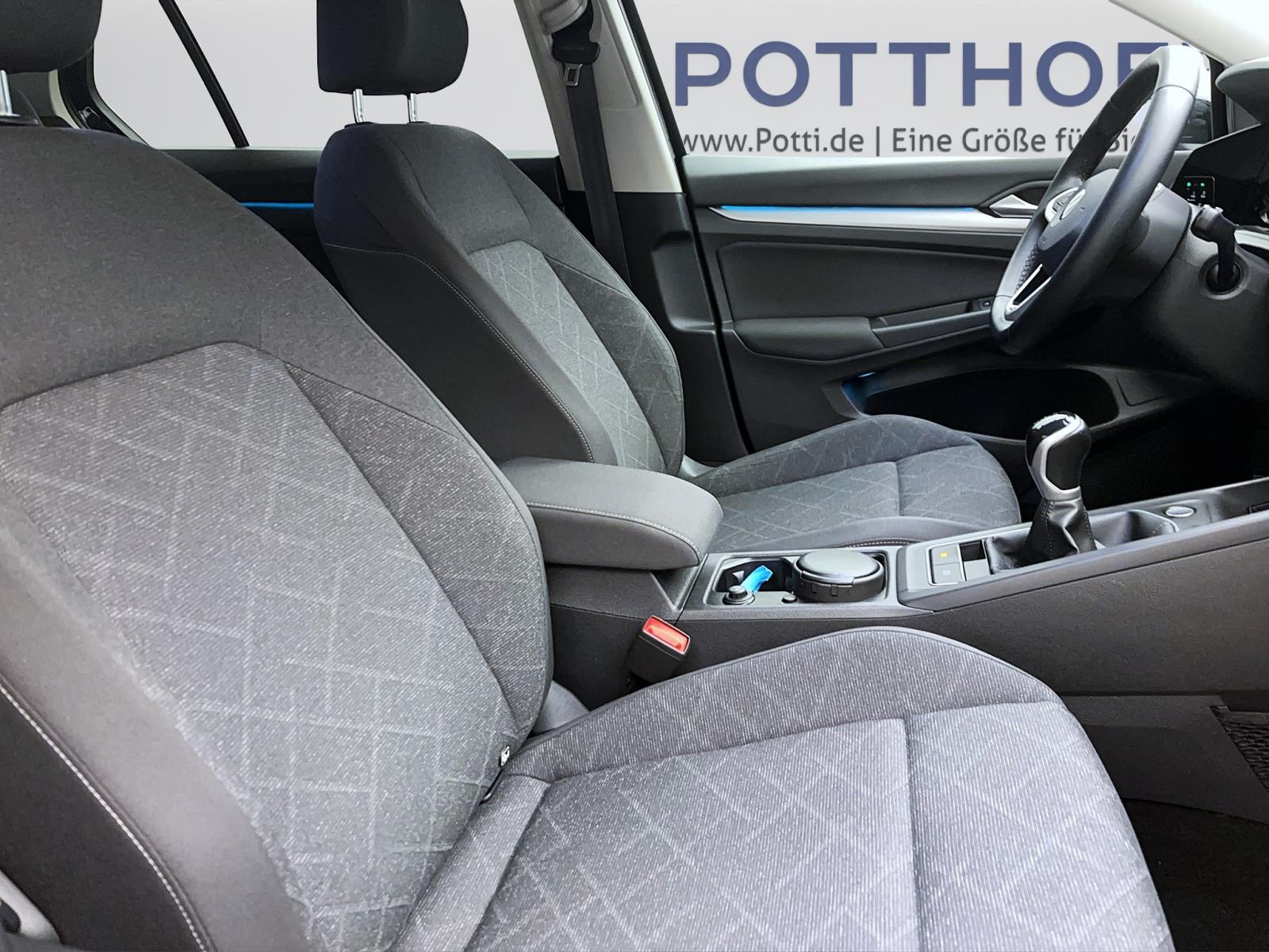 Volkswagen Golf 8 1.5 TSI Life ACC ParkAssist LED Navi AppConnect