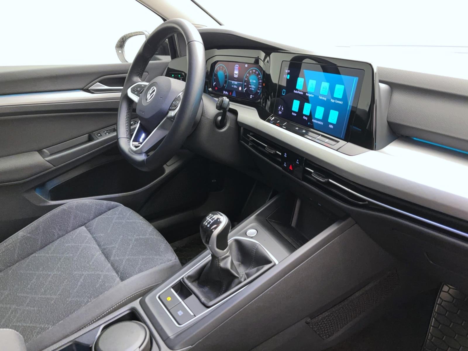 Volkswagen Golf 8 1.5 TSI Life ACC ParkAssist LED Navi AppConnect