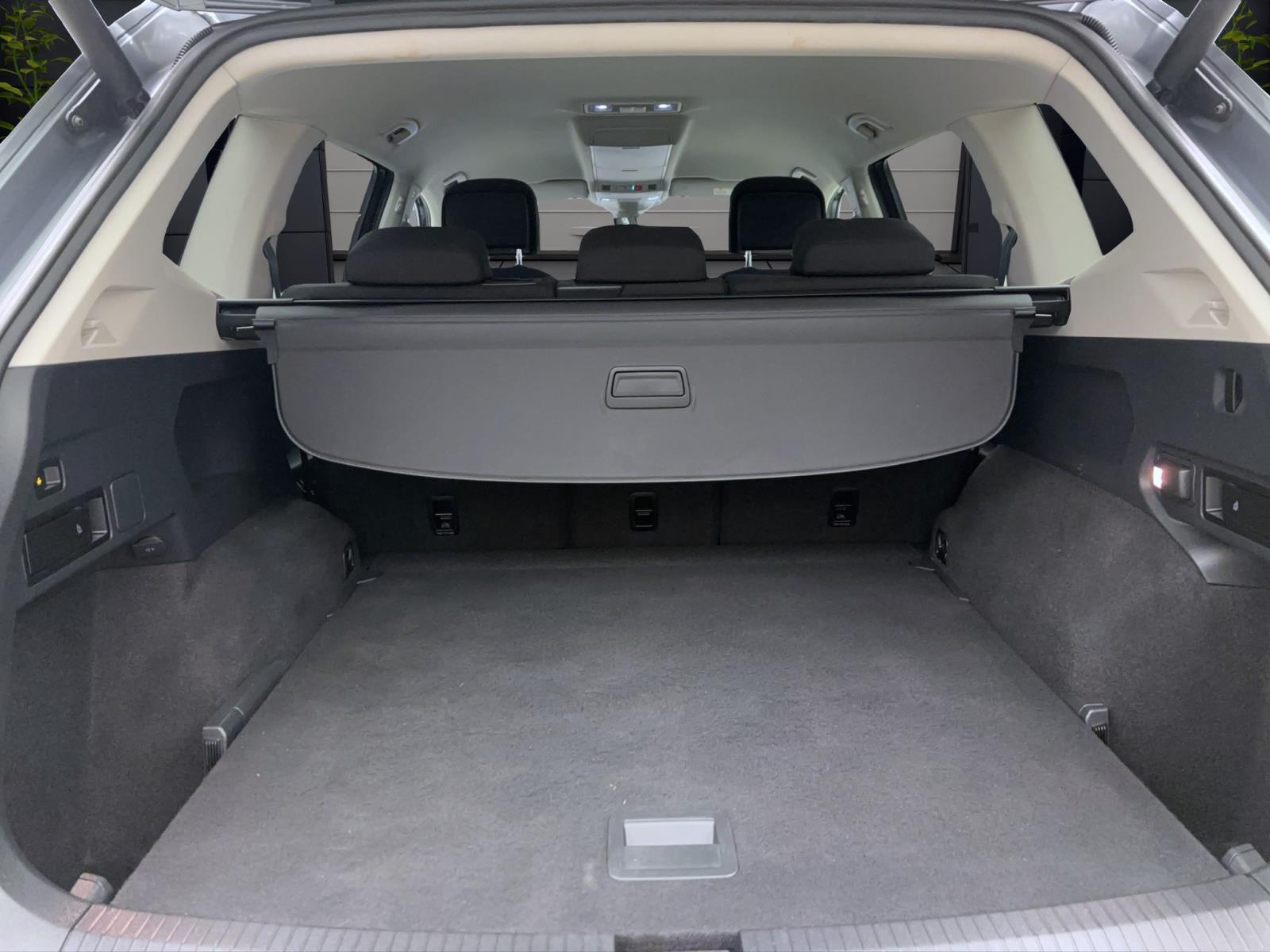 Volkswagen Tiguan Allspace 2.0 TDI DSG R-Line 4Motion AHK ACC DCC ParkAssist AreaView LED