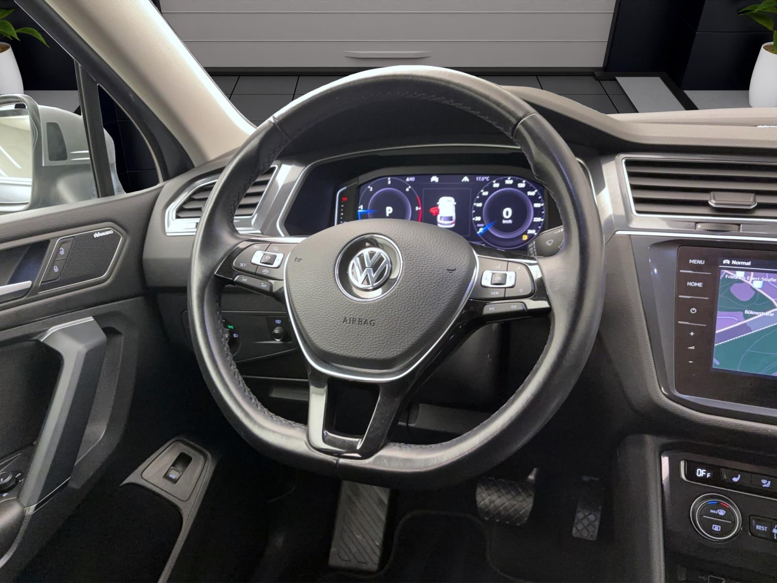 Volkswagen Tiguan Allspace 2.0 TDI DSG R-Line 4Motion AHK ACC DCC ParkAssist AreaView LED