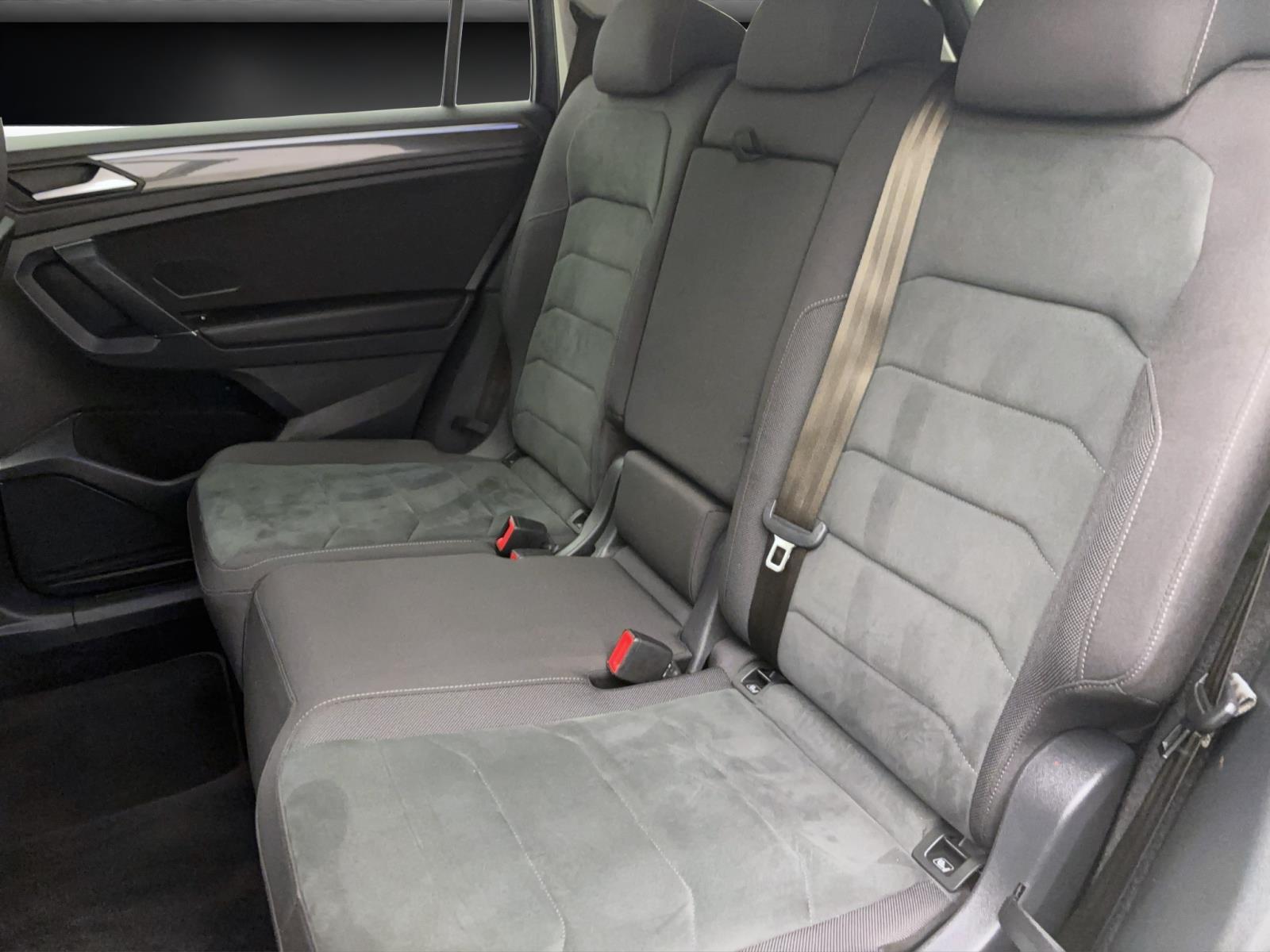 Volkswagen Tiguan Allspace 2.0 TDI DSG R-Line 4Motion AHK ACC DCC ParkAssist AreaView LED