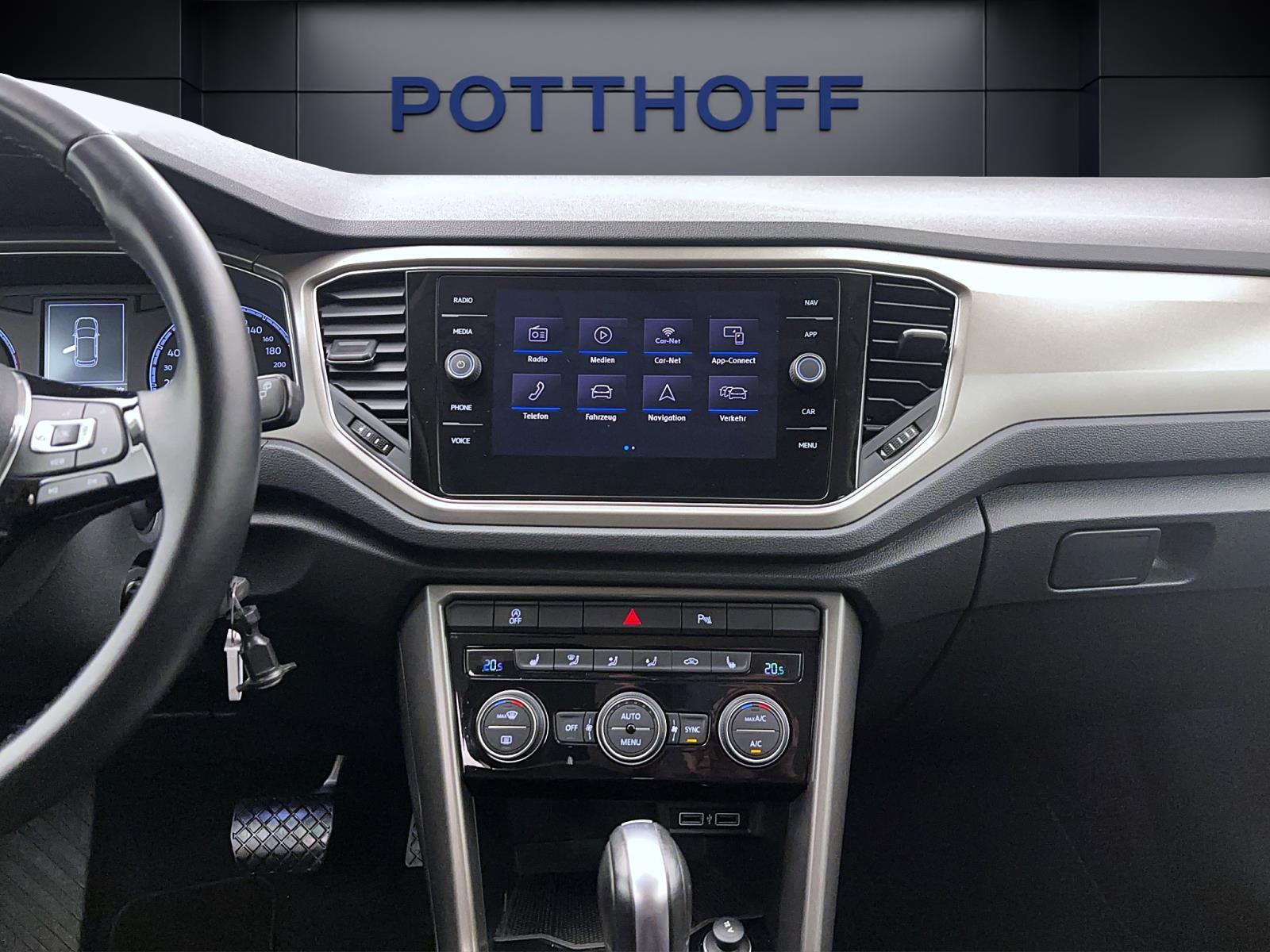 Volkswagen T-Roc 2.0 TDI DSG Style ACC PDC LED Navi AppConnect Winter