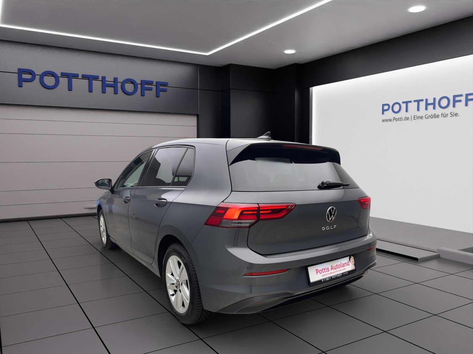 Volkswagen Golf 1.5 TSI LIFE NAVI ACC PDC LED