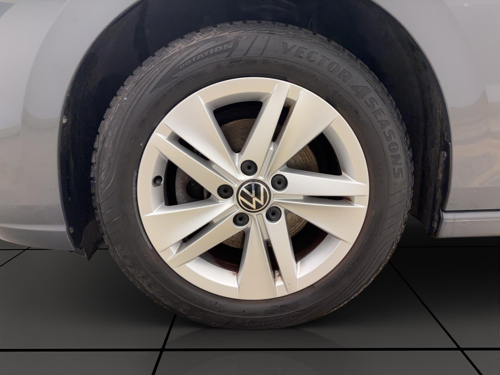 Volkswagen Golf 1.5 TSI LIFE NAVI ACC PDC LED