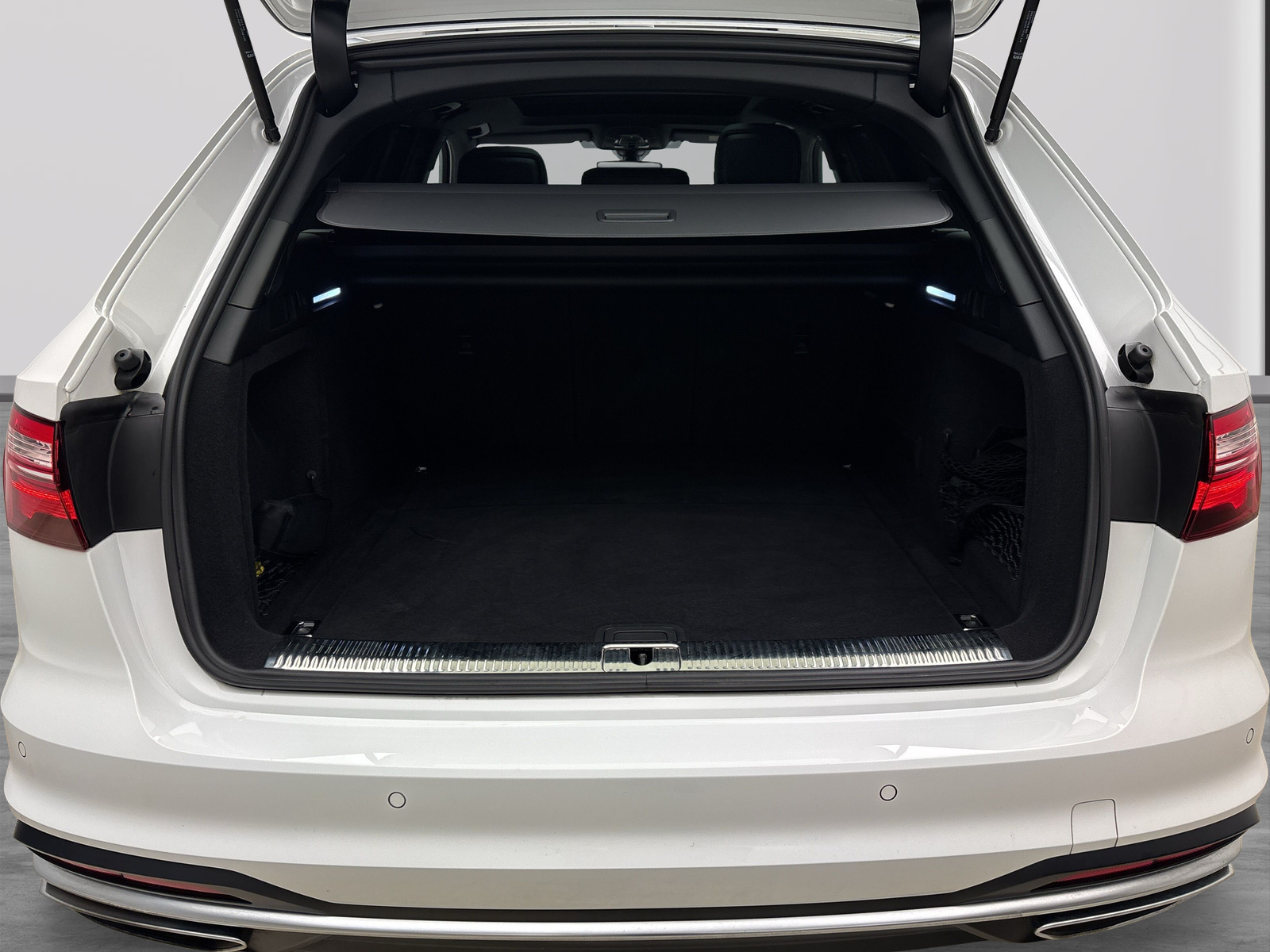Audi A4 Avant 35 TDI advanced Pano ACC PDC Kamera LED Navi Sitzhzg