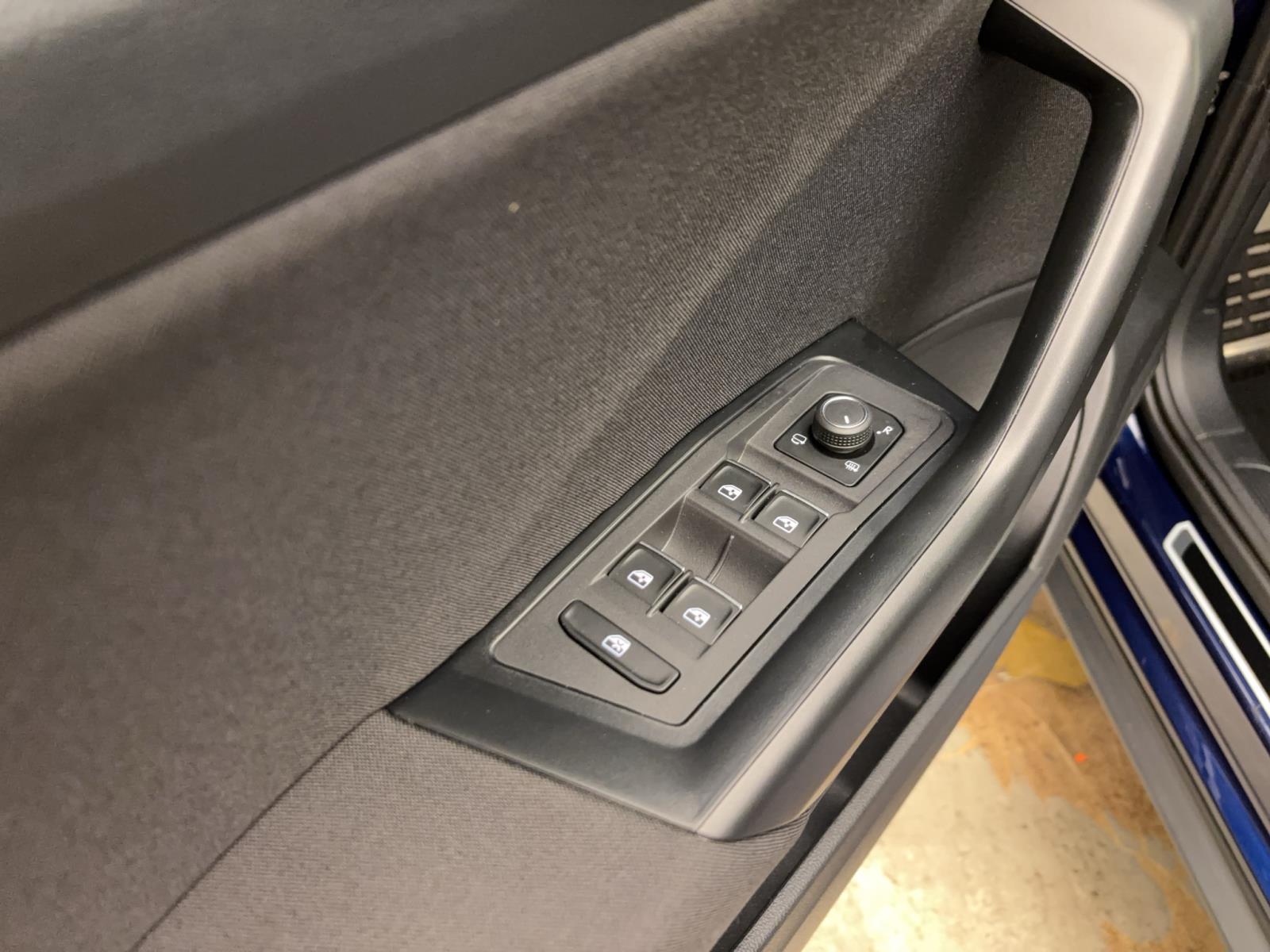 Volkswagen T-Roc 1.5 TSI United Navi AppConnect Sitzhzg Klima