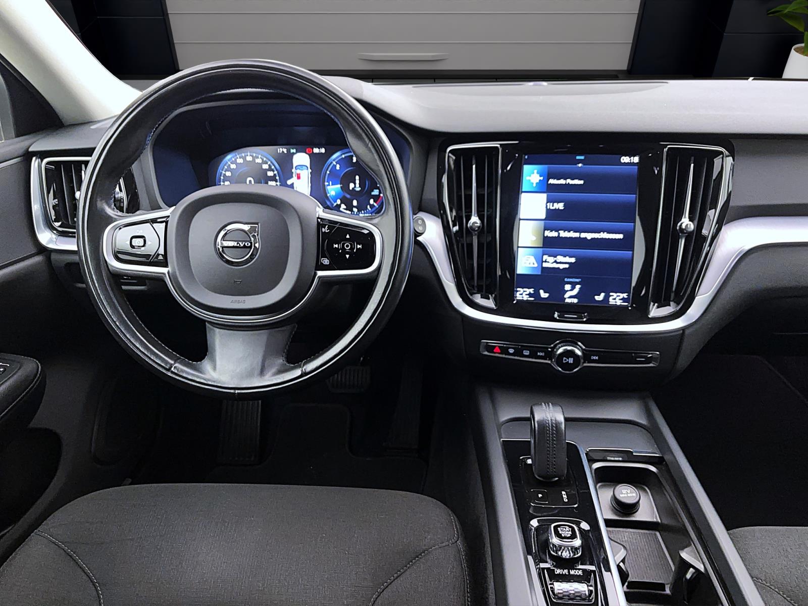 Volvo V60 B4 Momentum Pro Geartronic AHK PDC Kamera LED Navi Winter Tempo