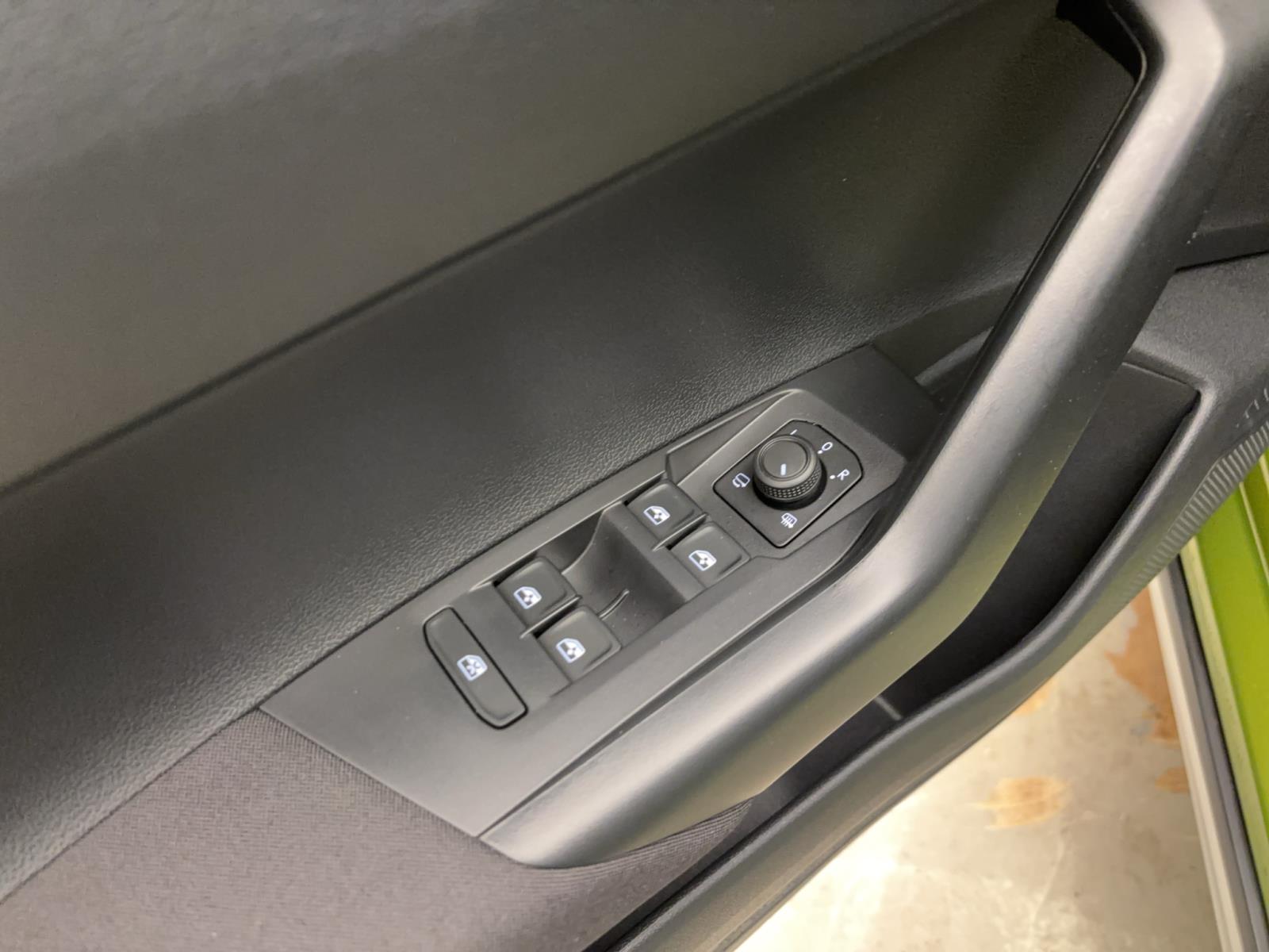 Volkswagen Taigo 1.0 TSI LIFE PDC LED APPCONNECT