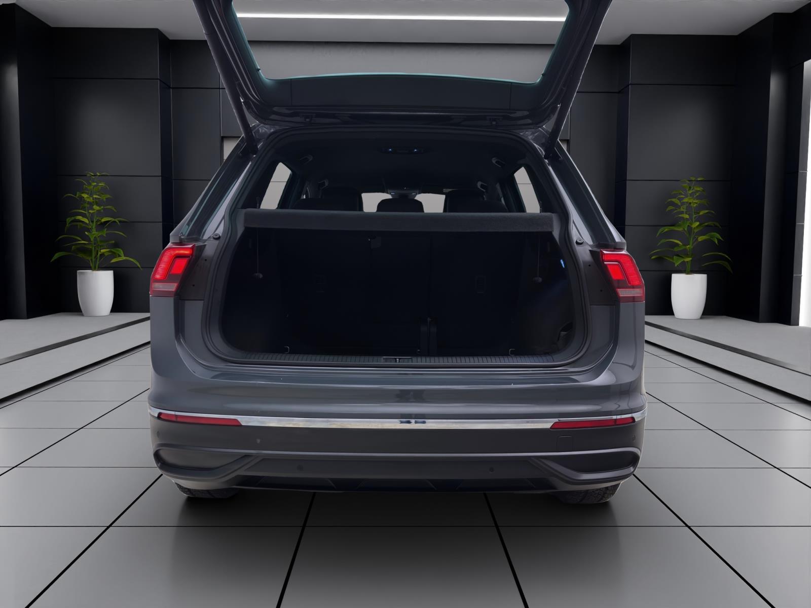 Volkswagen Tiguan 1.5 TSI DSG Active AHK ACC ParkAssist Kamera IQ.Light Navi