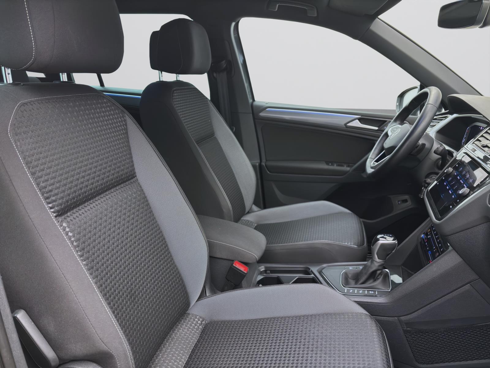 Volkswagen Tiguan 1.5 TSI DSG Active AHK ACC ParkAssist Kamera IQ.Light Navi