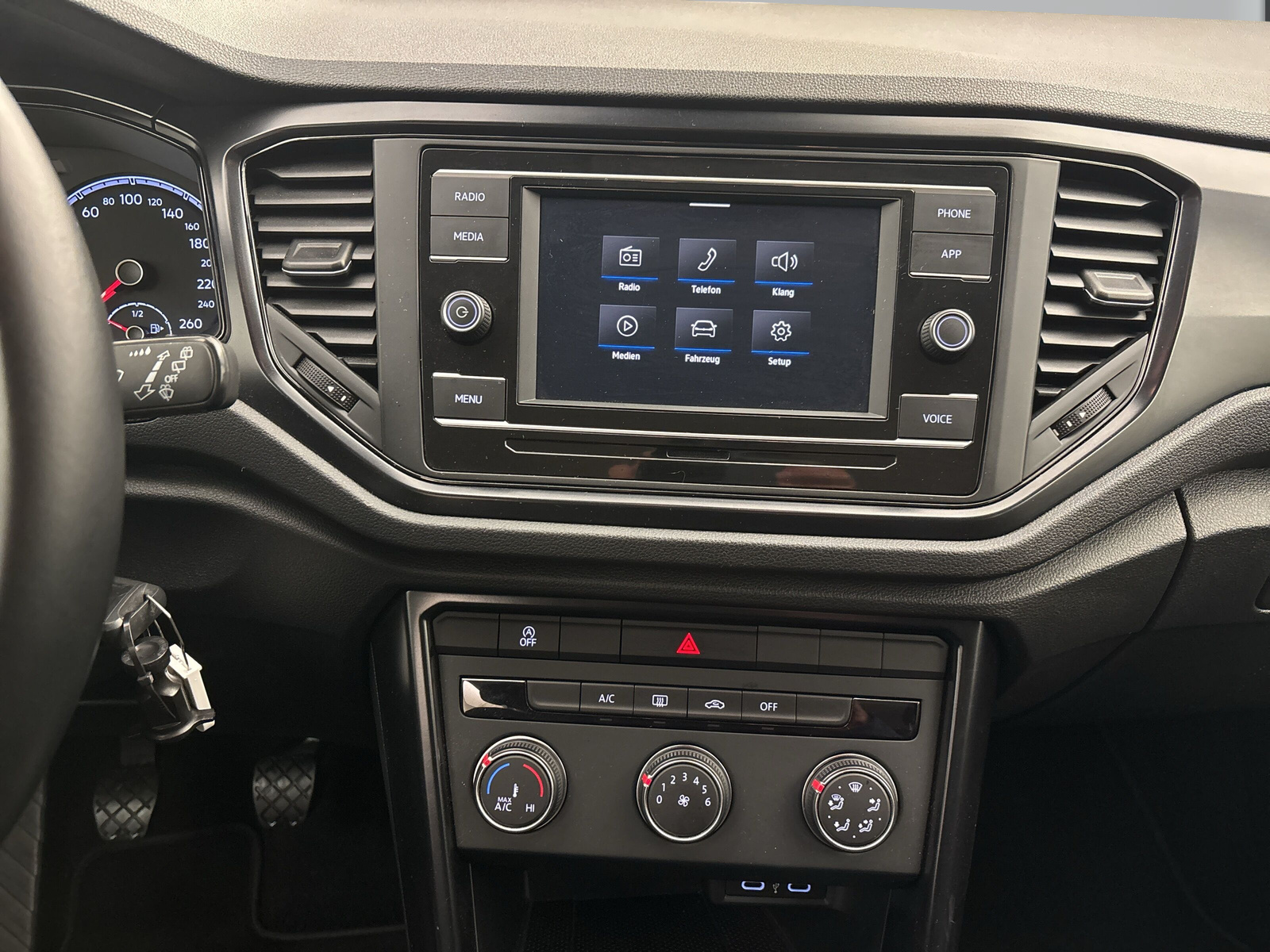 Volkswagen T-Roc 1.0 TSI CLIMATIC LANE-ASSIST LM16