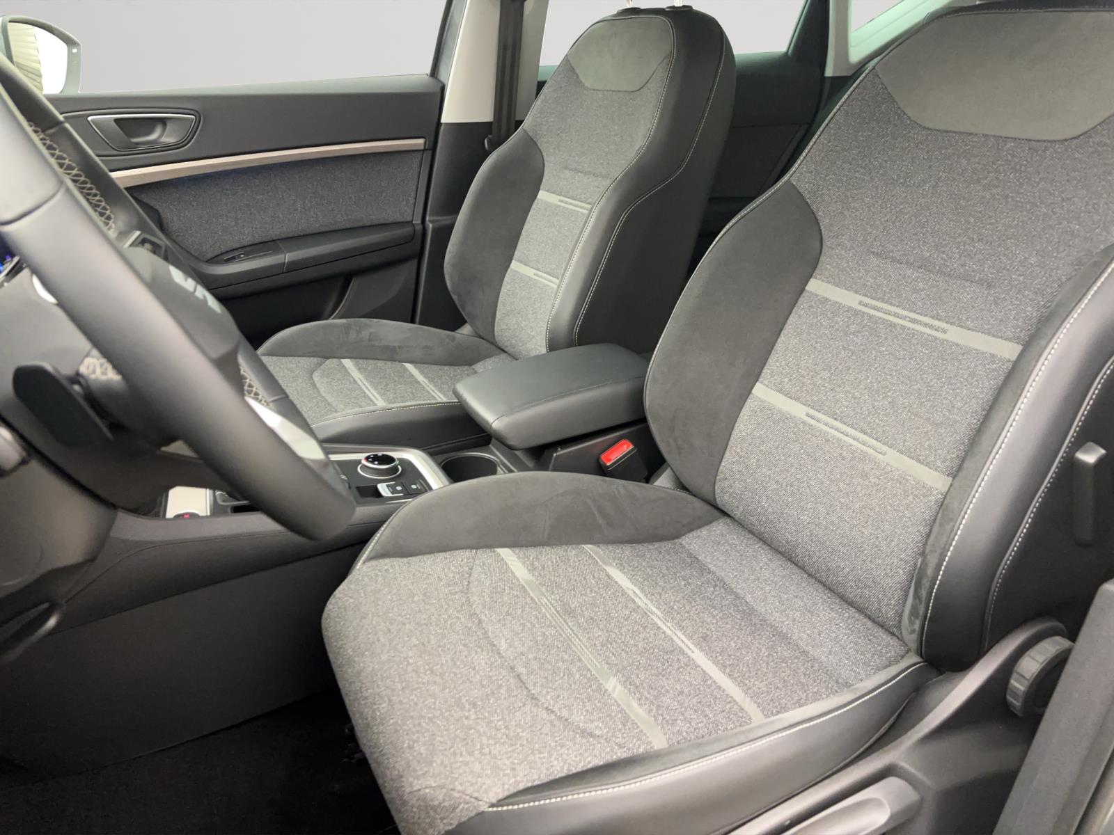 Seat Ateca 1.5 TSI DSG XPERIENCE AHK NAVI ACC KAMERA LED