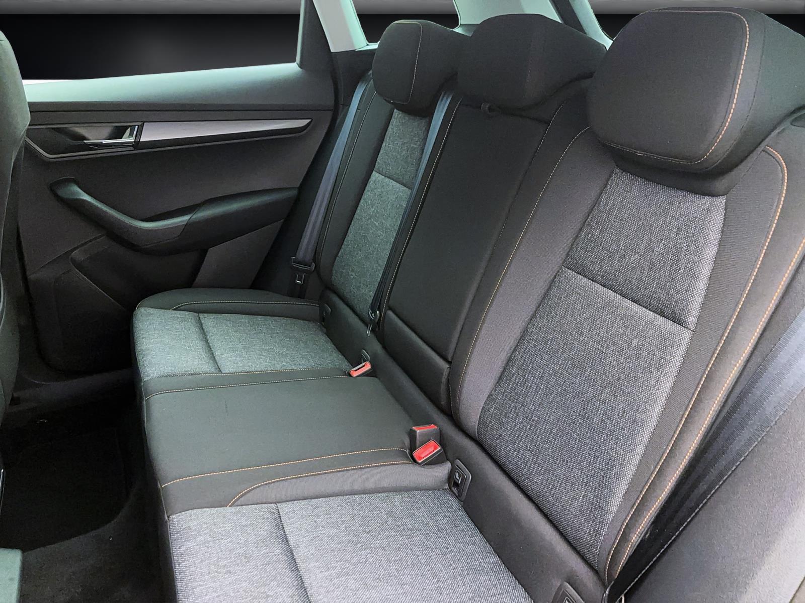 Skoda Karoq 1.5 TSI CLEVER NAVI ACC LED SITZHZG