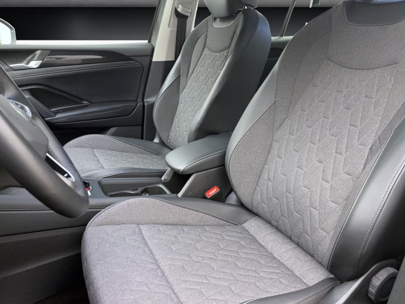 Volkswagen Tiguan 2.0 TDI DSG Life AHK ACC ParkAssist+ Kamera LED Navi