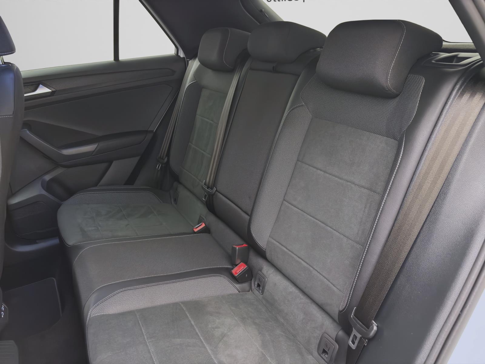 Volkswagen T-Roc 2.0 TDI DSG R-LINE AHK NAVI ACC KAMERA LED+