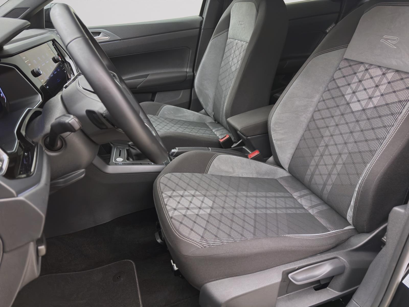 Volkswagen Taigo 1.5 TSI DSG R-Line ACC PDC Kamera IQ.Light Navi AppConnect