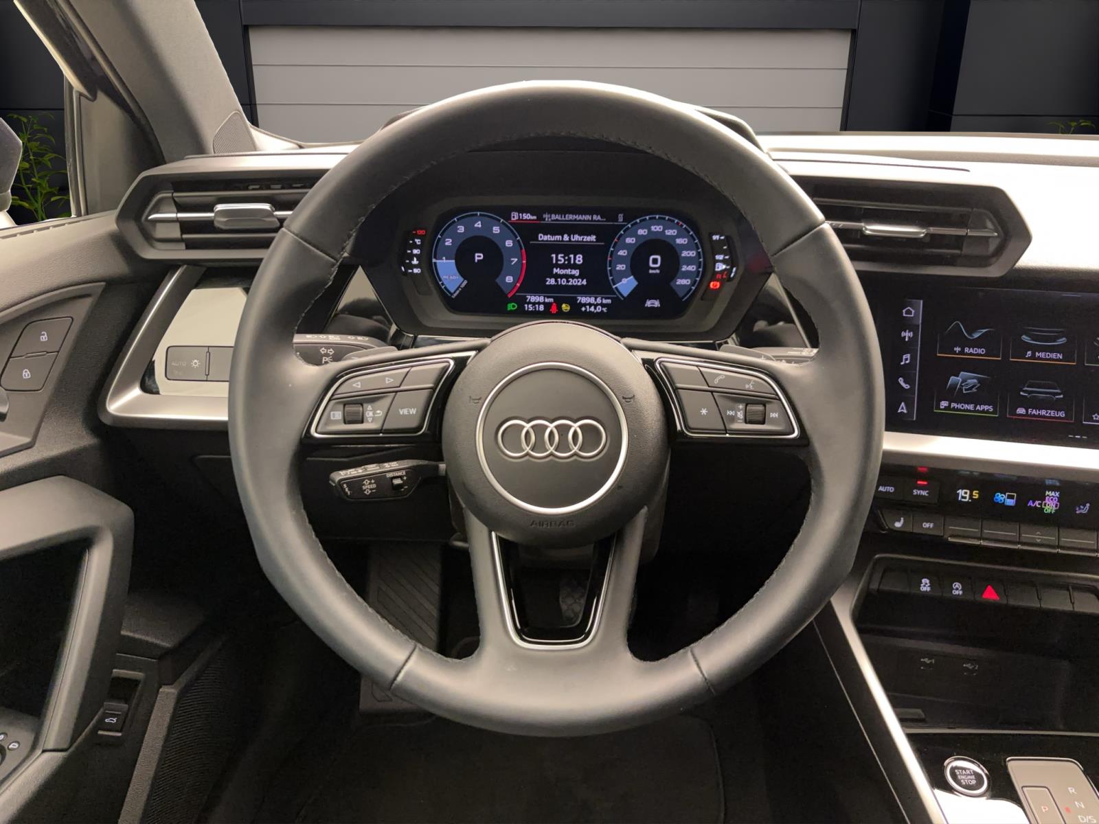 Audi A3 Sportback 30 TFSI ADVANCED PDC SITZHZG GRA LM17