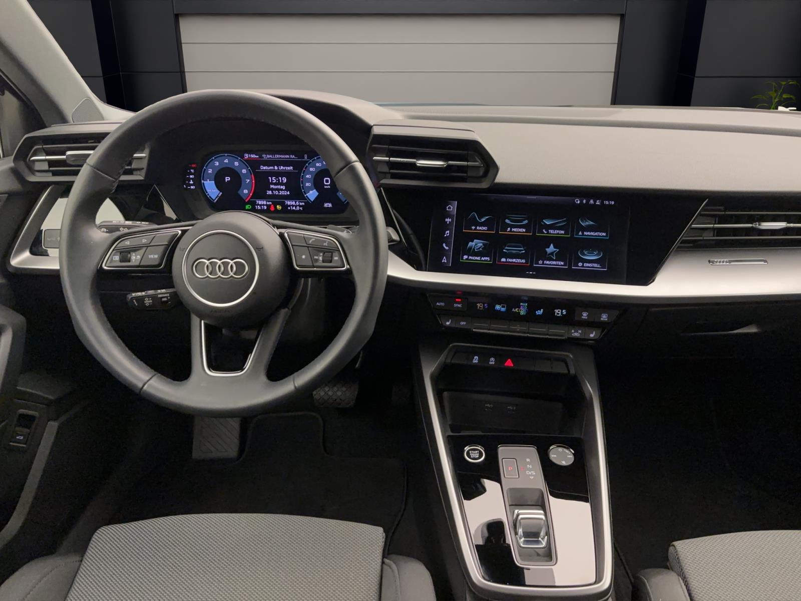 Audi A3 Sportback 30 TFSI ADVANCED PDC SITZHZG GRA LM17