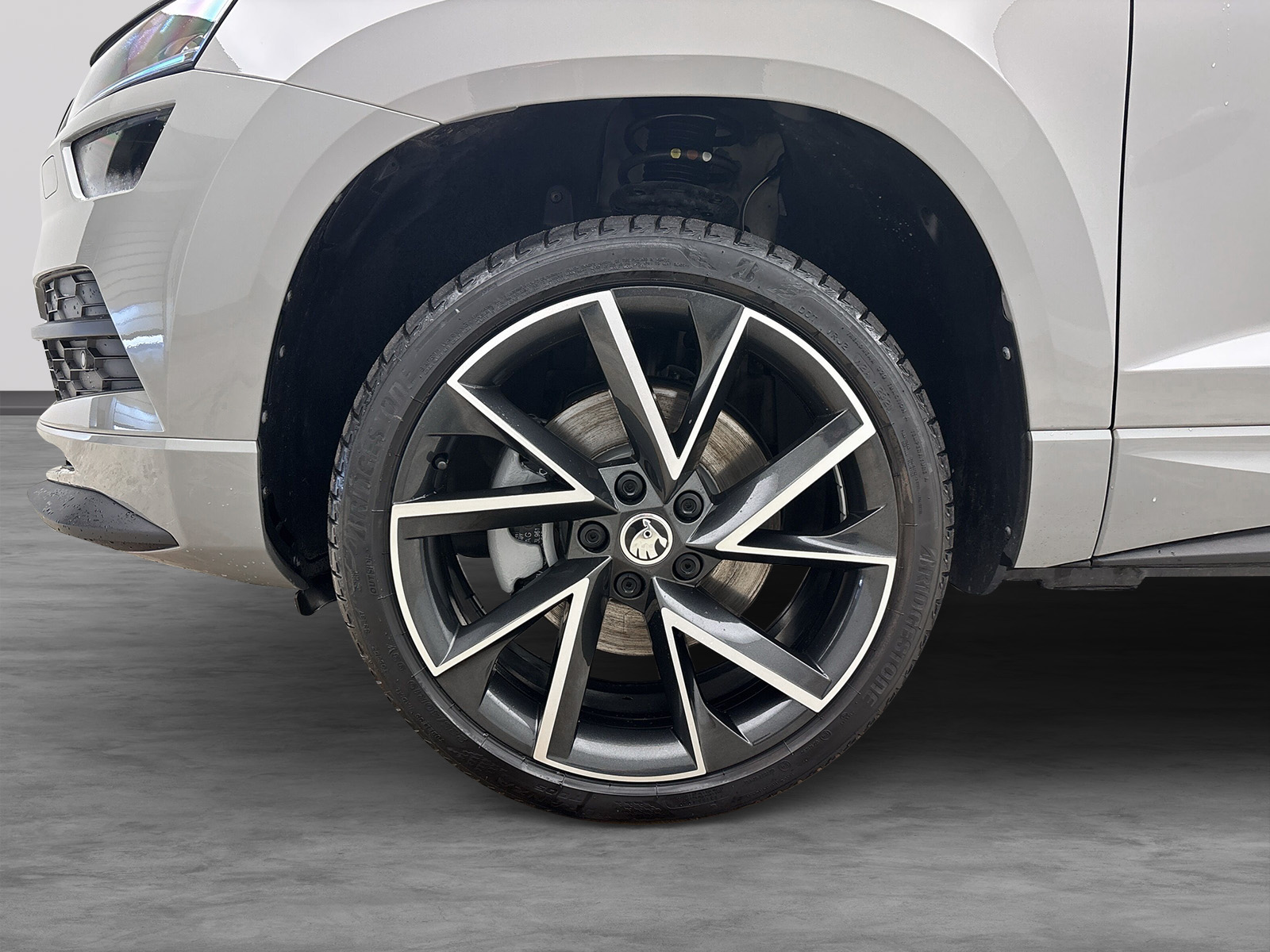 Skoda Karoq 1.5 TSI DSG Sportline Pano AHK DCC PDC Kamera LED SmartLink