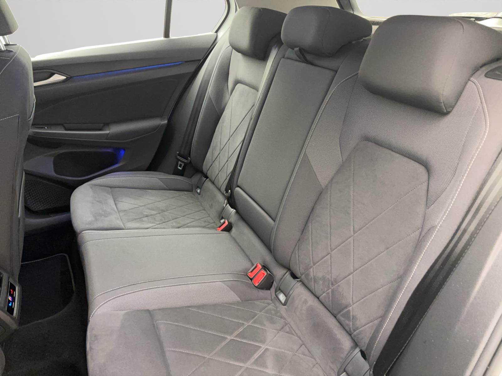 Volkswagen Golf 8 1.4 TSI eHybrid DSG Style ACC PDC LED+ Navi Sitzhzg Klima