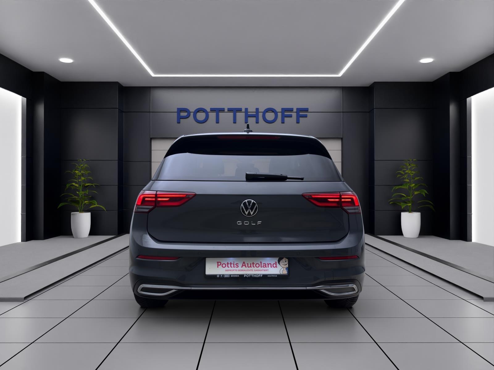 Volkswagen Golf 1.5 TSI MOVE ACC PDC NAVI SITZHZG