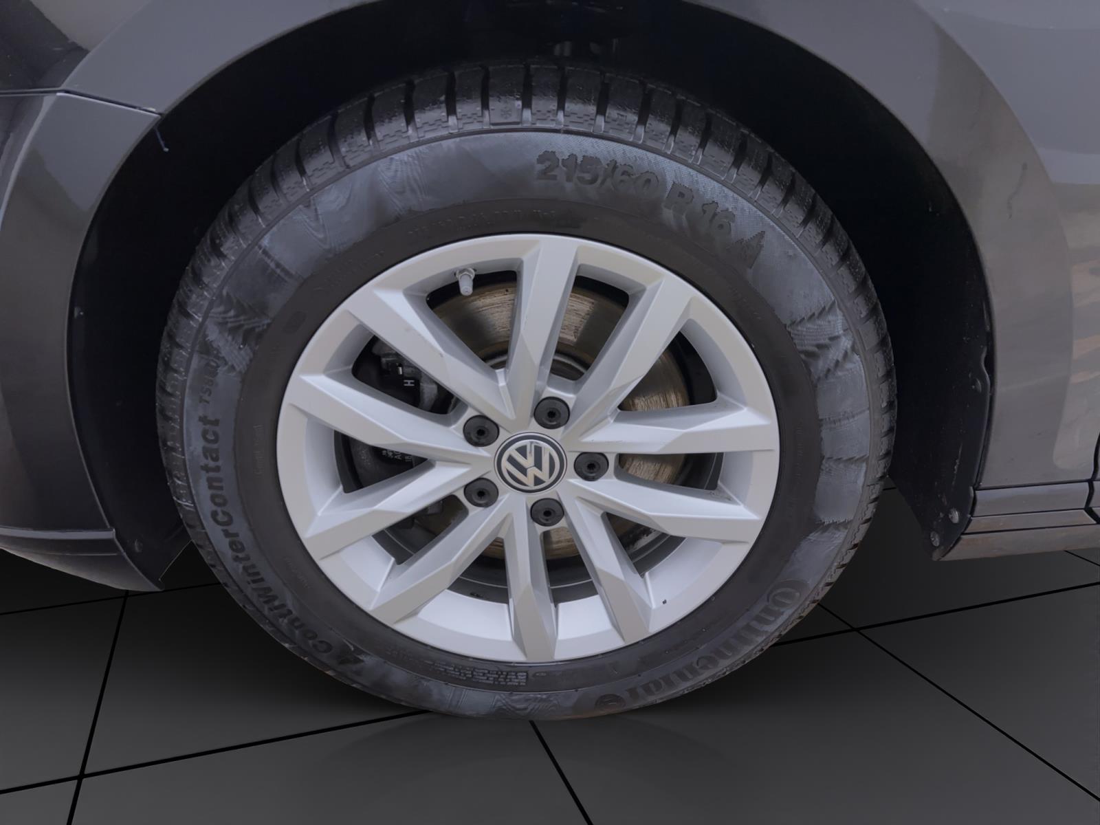 Volkswagen Passat Variant 1.5 TSI DSG Business AHK ACC PDC LED Navi AppConnect