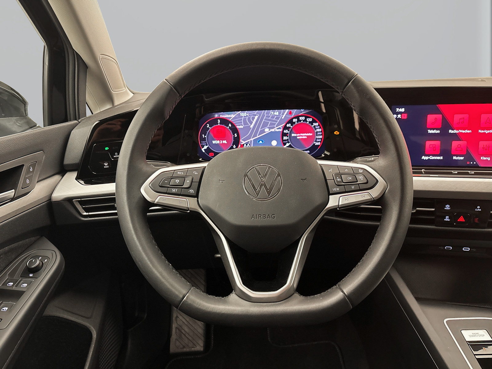 Volkswagen Golf 2.0 TDI DSG LIFE NAVI ACC PDC KAMERA