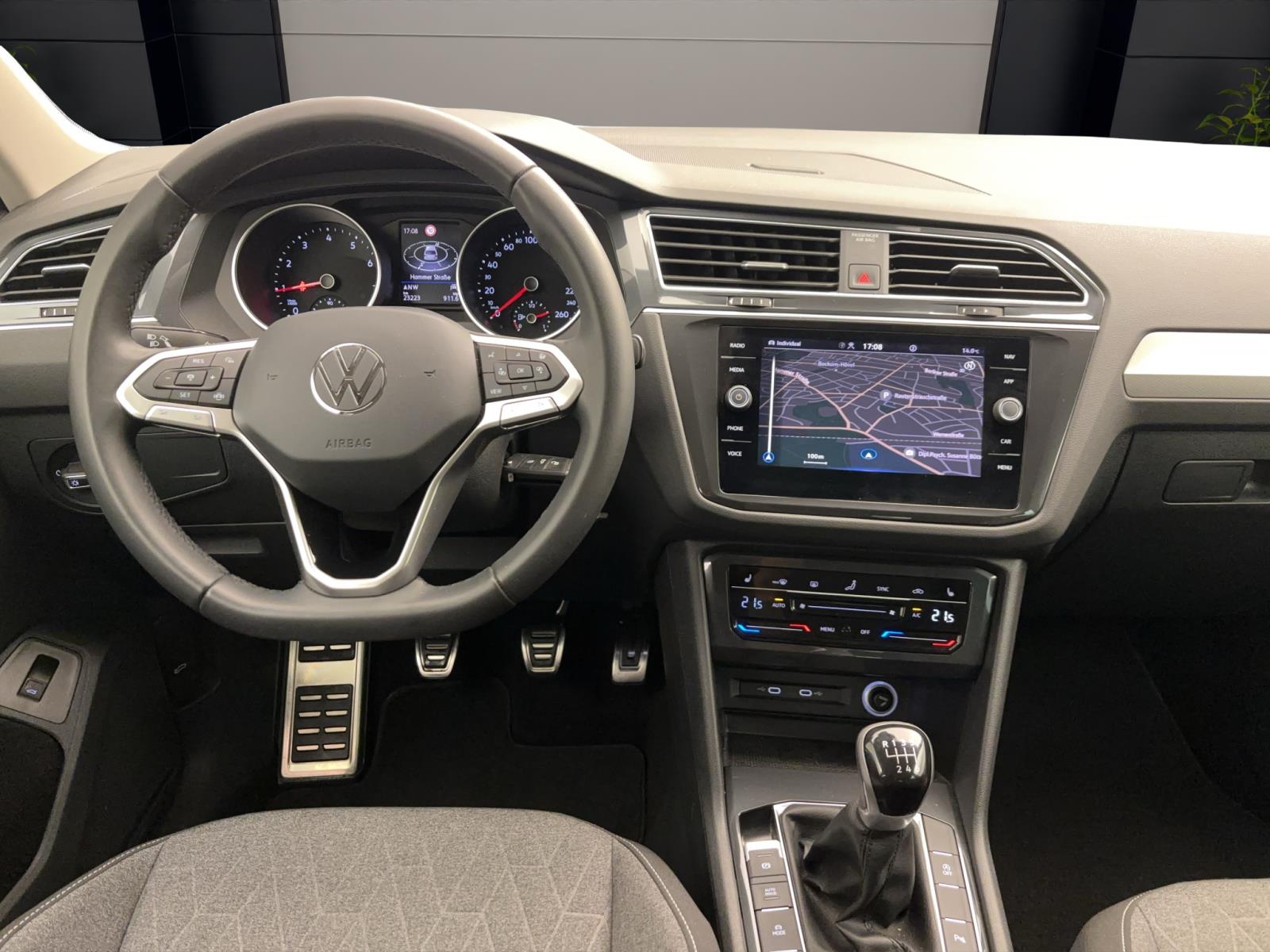 Volkswagen Tiguan 1.5 TSI MOVE NAVI ACC KAMERA PDC