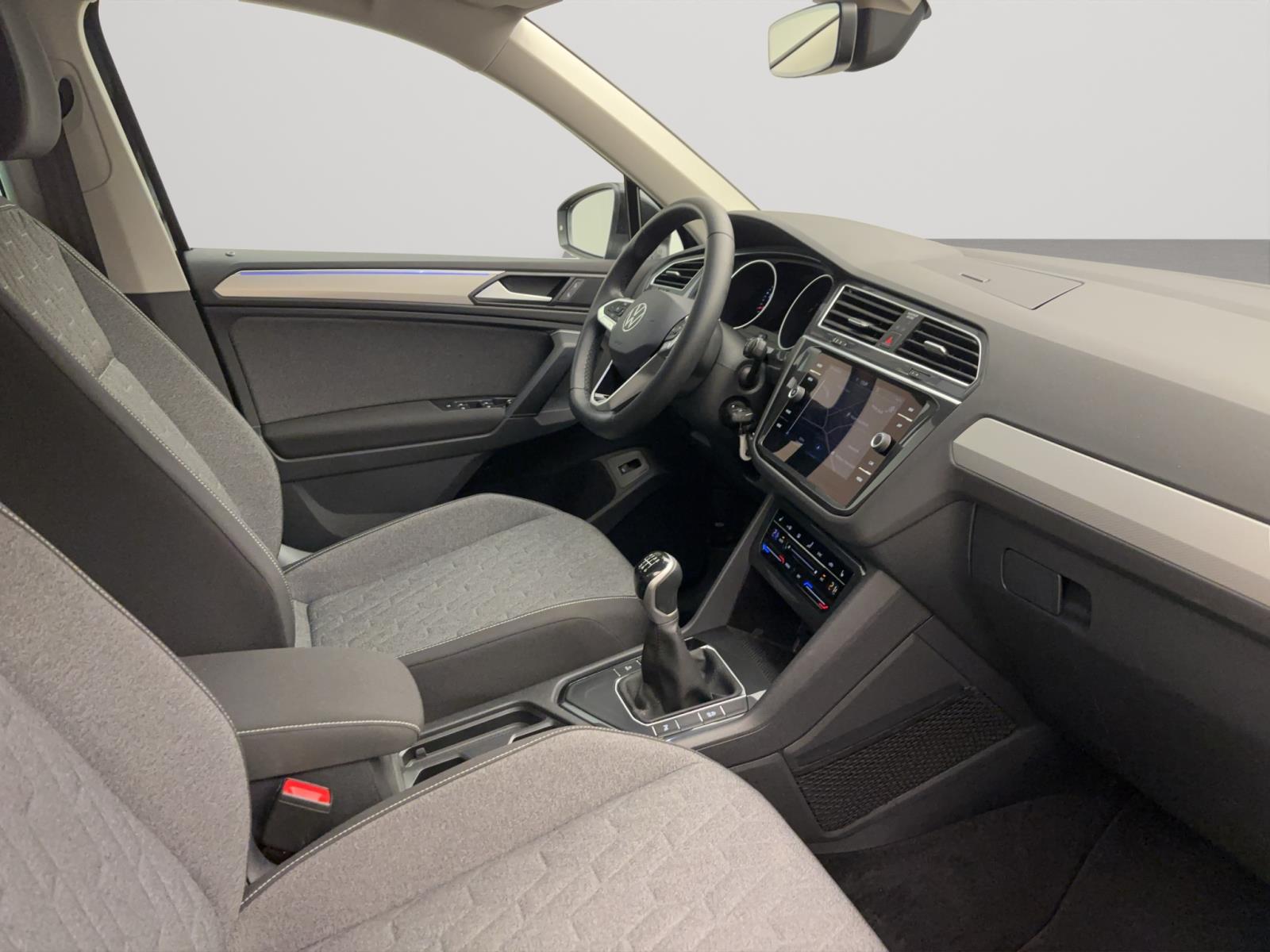 Volkswagen Tiguan 1.5 TSI MOVE NAVI ACC KAMERA PDC