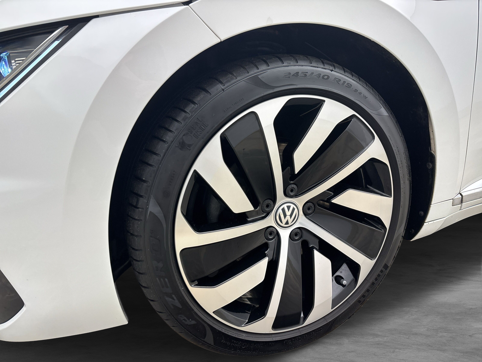 Volkswagen Arteon 2.0 TDI DSG R-LINE STANDHZG PANO ACC