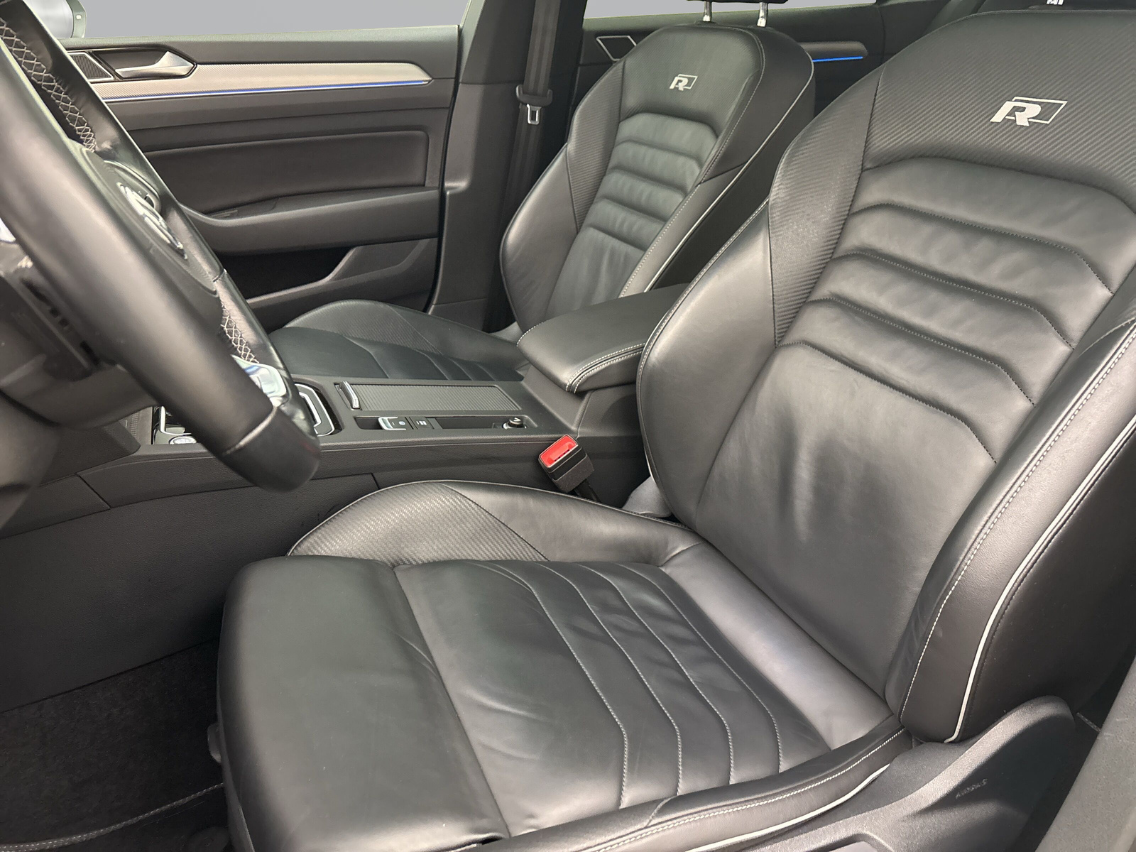 Volkswagen Arteon 2.0 TDI DSG R-LINE STANDHZG PANO ACC