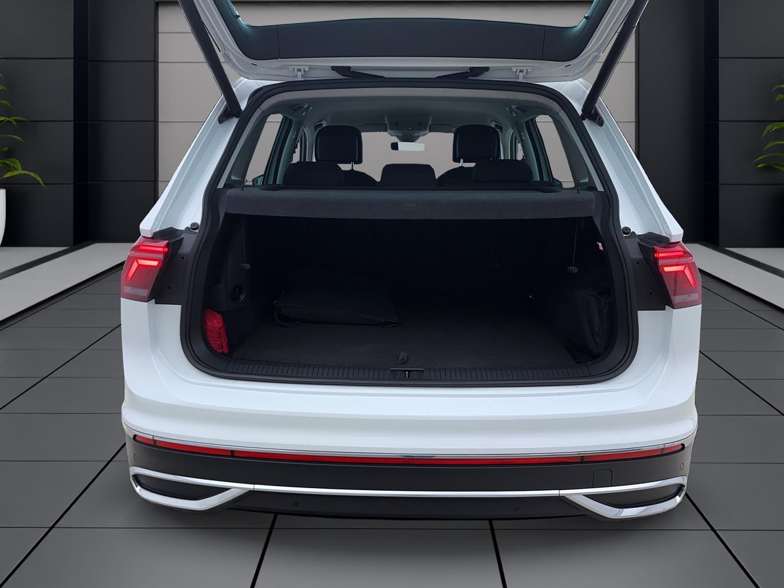 Volkswagen Tiguan 1.4 TSI eHybrid DSG ELEGANCE ACC IQ.LIGHT PDC