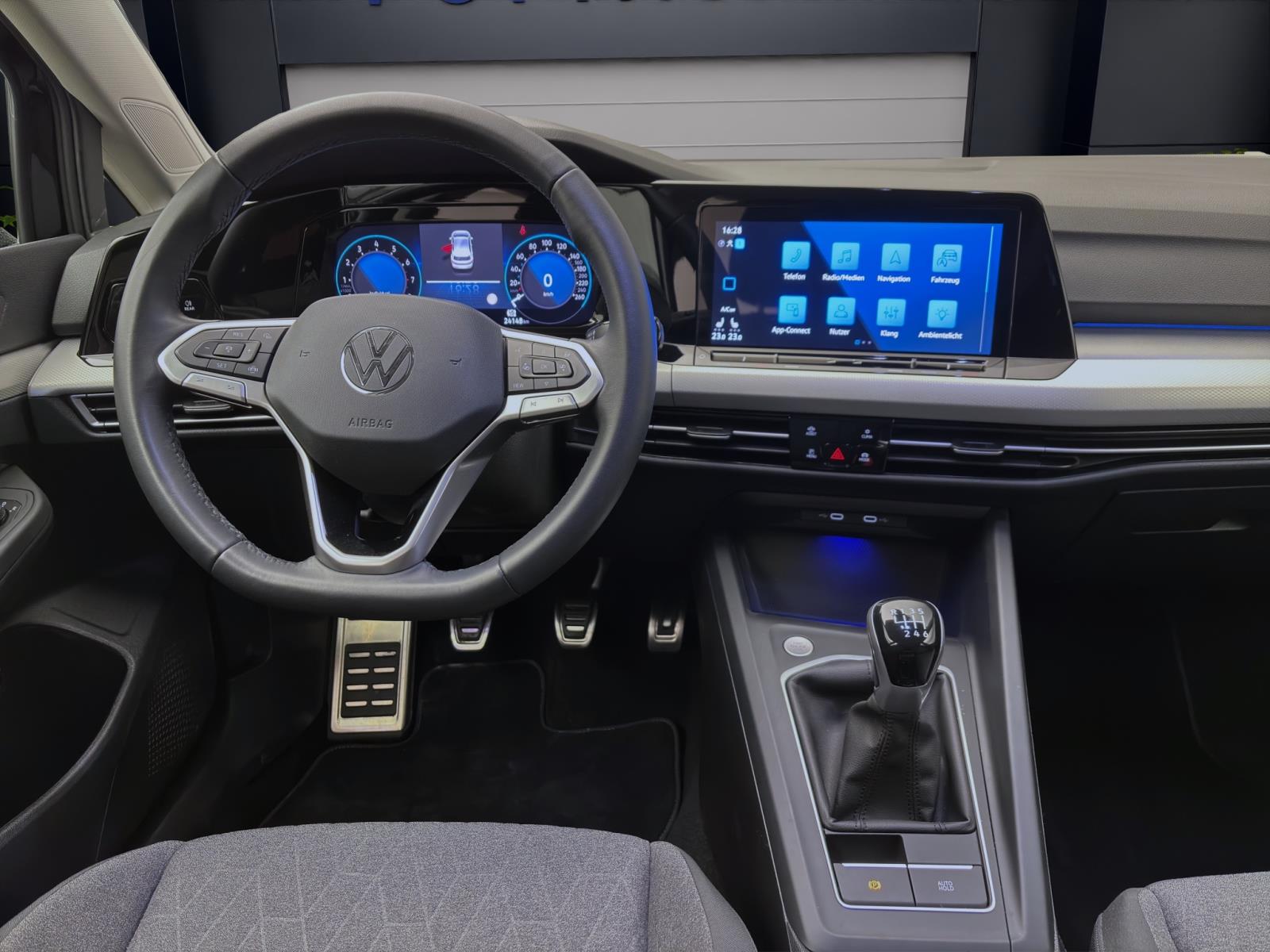 Volkswagen Golf 1.5 TSI MOVE ACC PDC LED NAVI