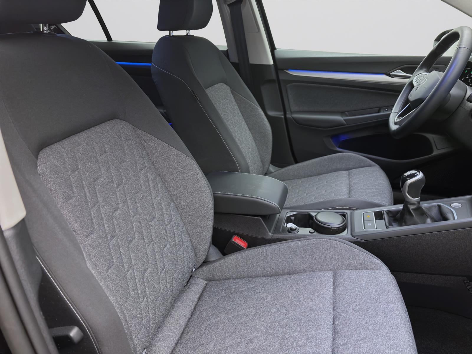 Volkswagen Golf 1.5 TSI MOVE ACC PDC LED NAVI