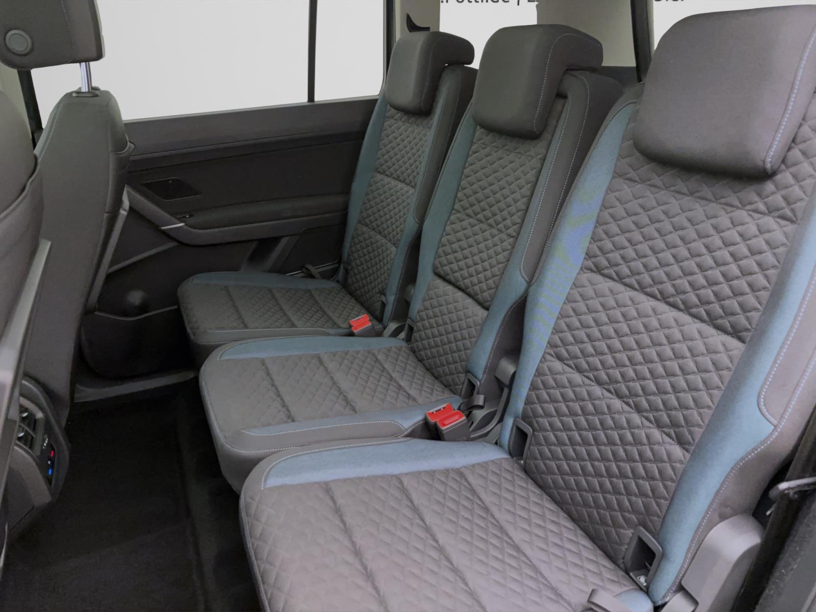 Volkswagen Touran 1.5 TSI DSG IQ.DRIVE PANO NAVI ACC PDC