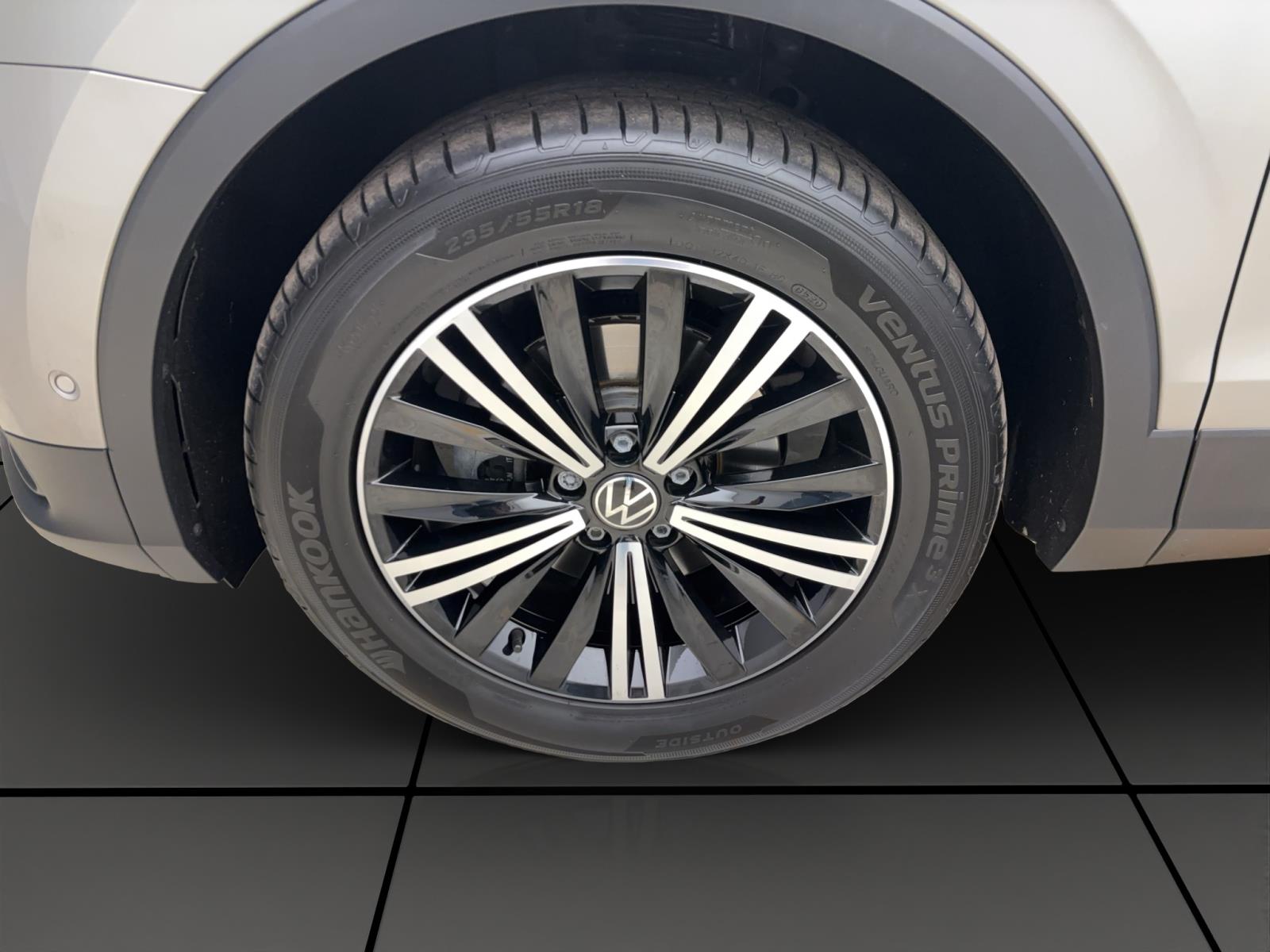 Volkswagen Tiguan 1.5 TSI DSG Highline ACC PDC Kamera LED Navi Sitzhzg