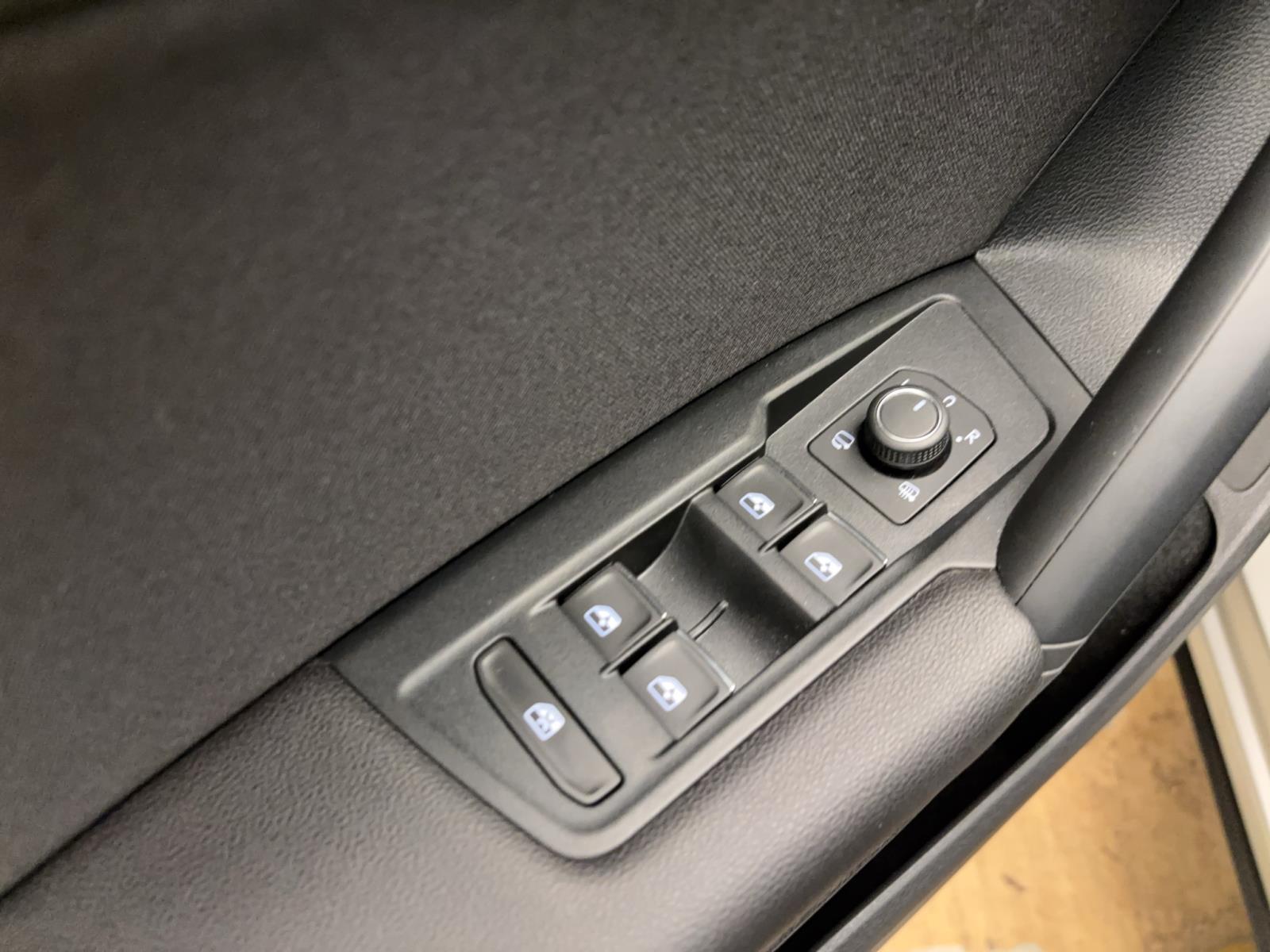 Volkswagen Tiguan 1.5 TSI DSG Highline ACC PDC Kamera LED Navi Sitzhzg