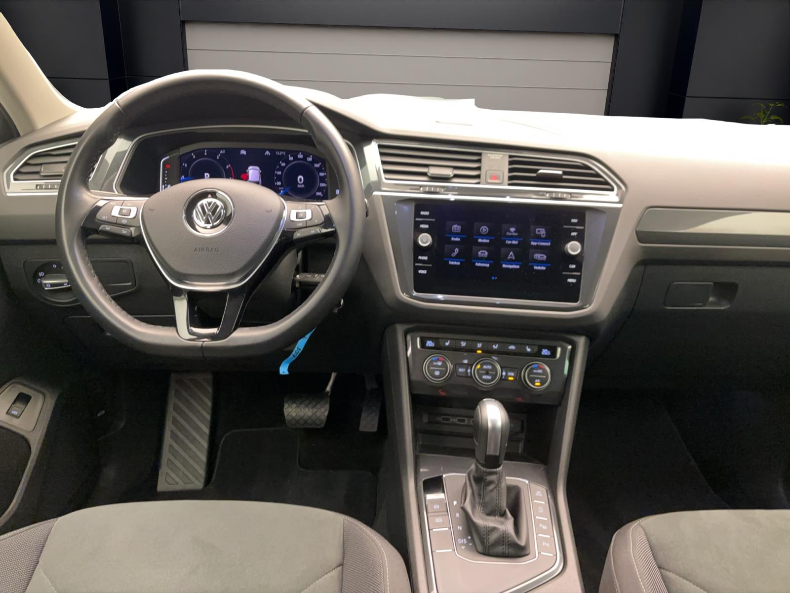 Volkswagen Tiguan 1.5 TSI DSG Highline ACC PDC Kamera LED Navi Sitzhzg