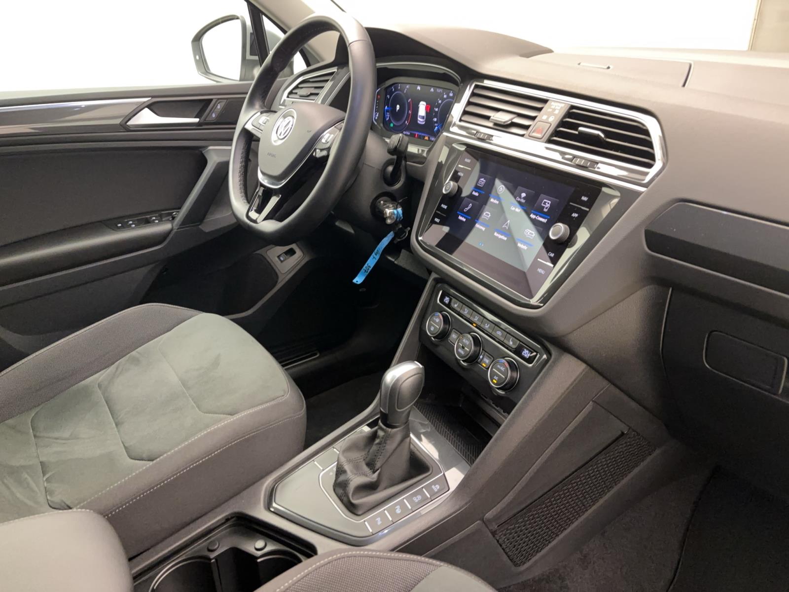 Volkswagen Tiguan 1.5 TSI DSG Highline ACC PDC Kamera LED Navi Sitzhzg