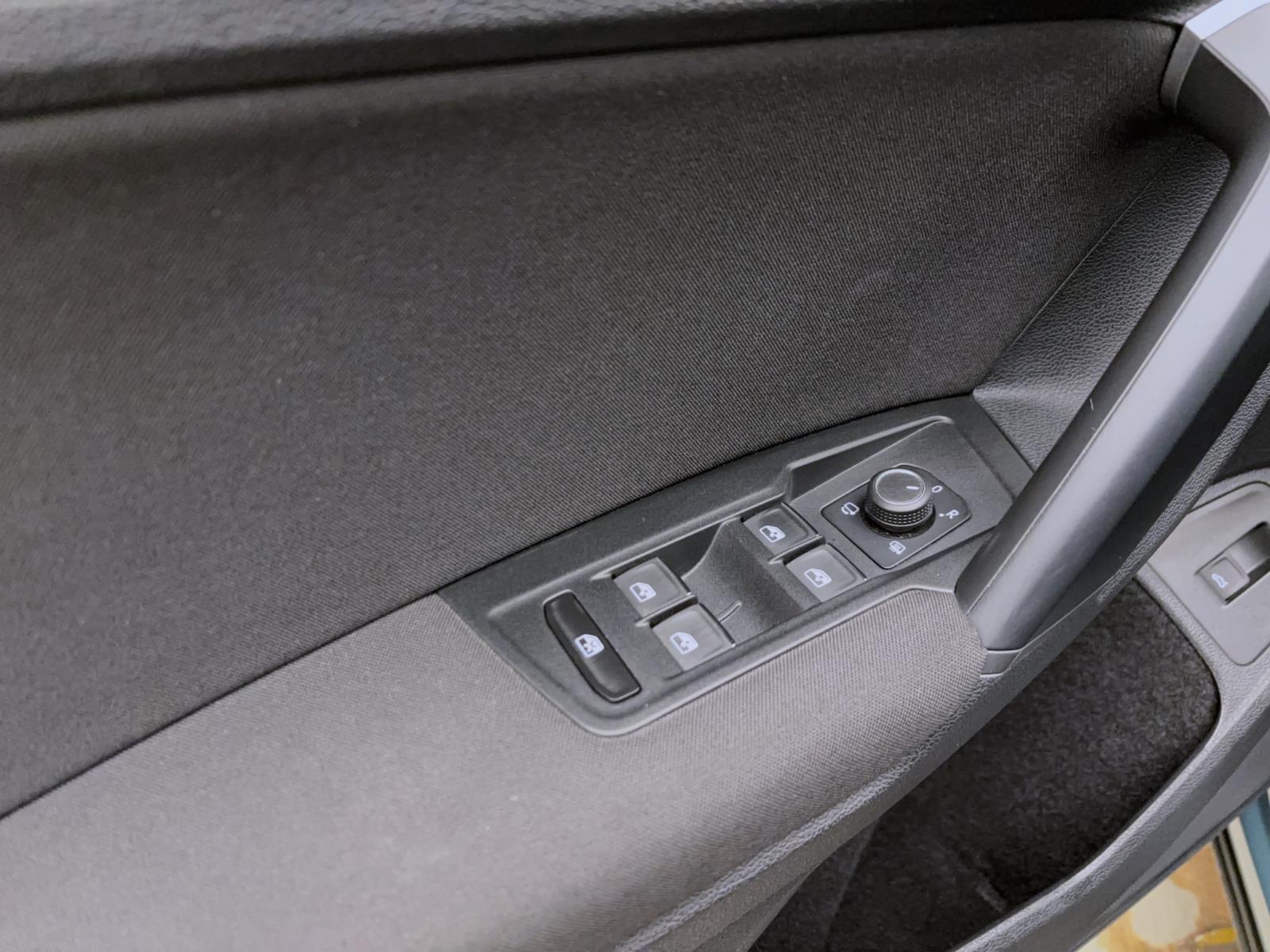 Volkswagen Tiguan 2.0 TDI DSG IQ.Drive AHK ACC Kamera LED Navi HUD Sitzhzg