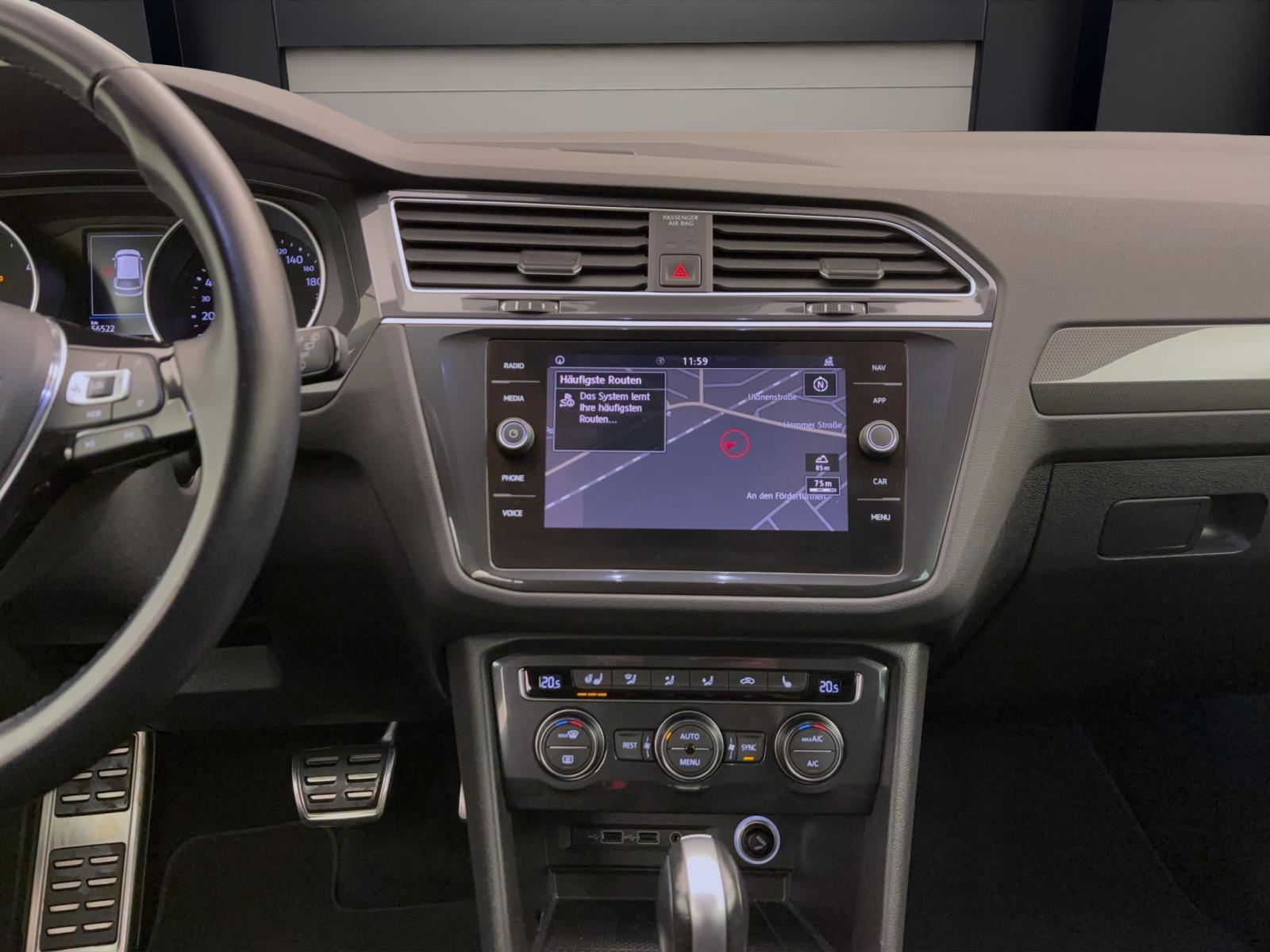Volkswagen Tiguan 2.0 TDI DSG IQ.Drive AHK ACC Kamera LED Navi HUD Sitzhzg