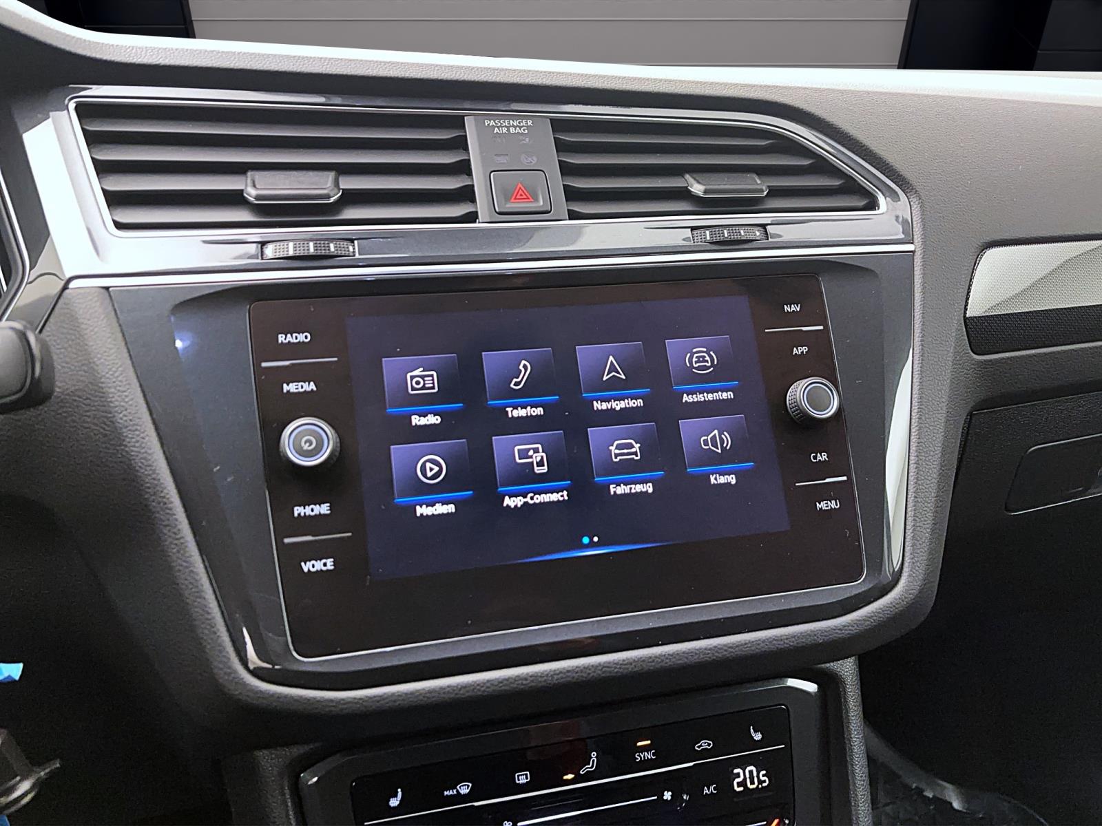 Volkswagen Tiguan 1.5 TSI DSG ELEGANCE STANDHZG AHK ACC NAVI