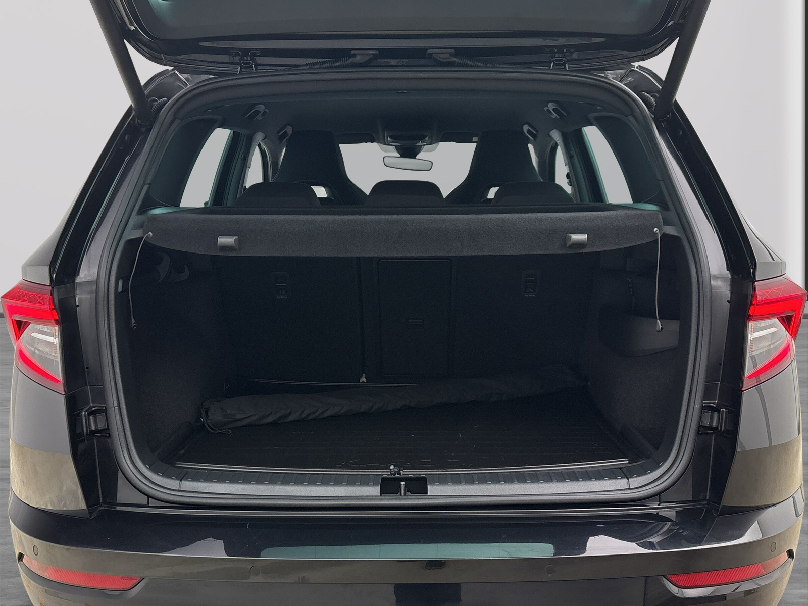 Skoda Karoq 1.5 TSI DSG Sportline ACC PDC Kamera LED Navi Sitzhzg