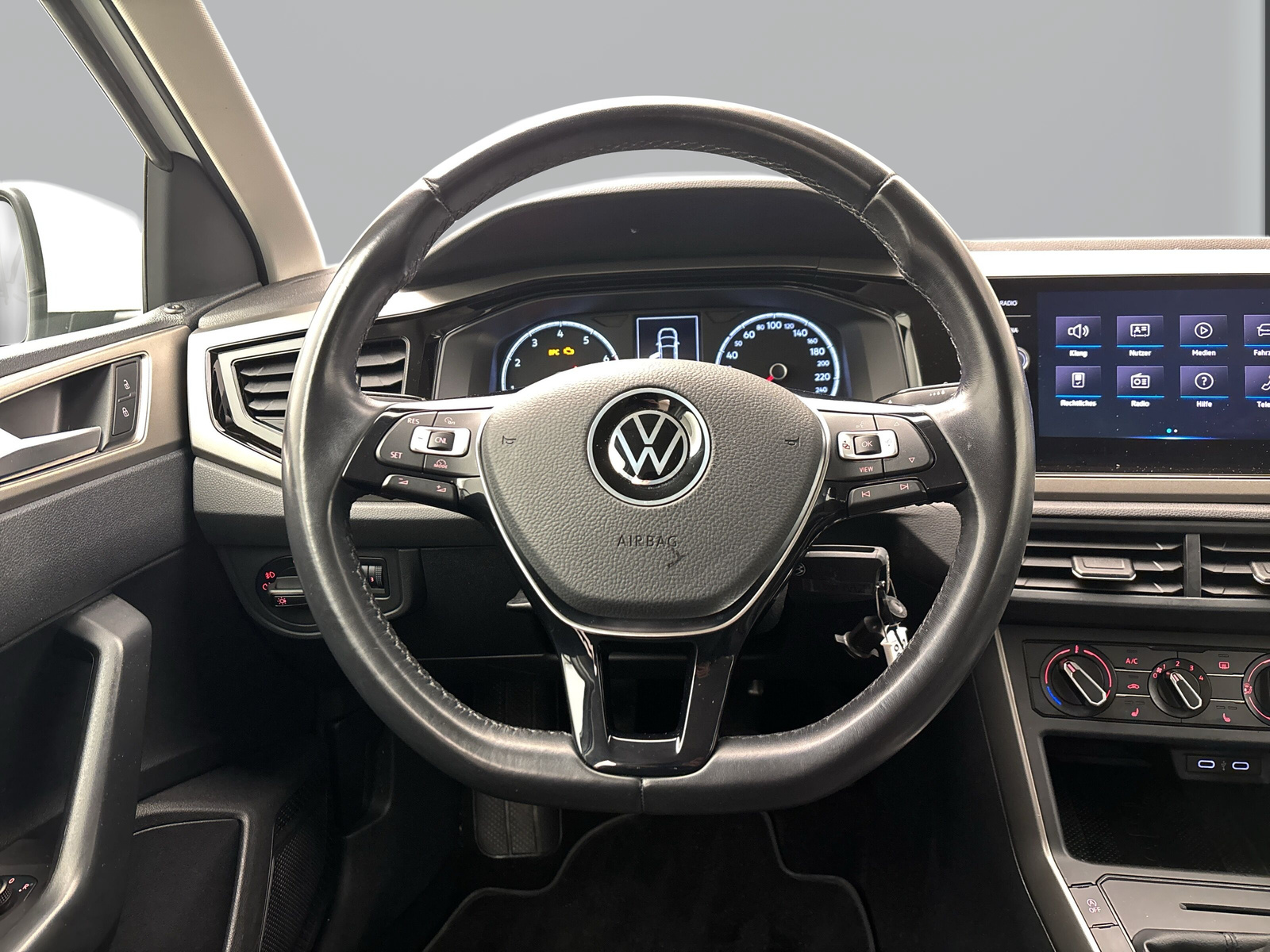 Volkswagen Polo 1.0 MPI COMFORTLINE PDC SITZHZG DAB+ KLIMA